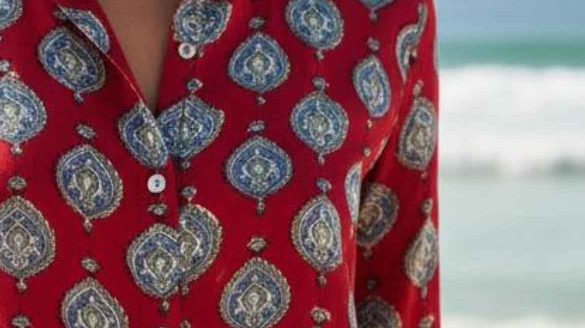 Women’s Shirts: Easy Styles for Everyday Elegance
