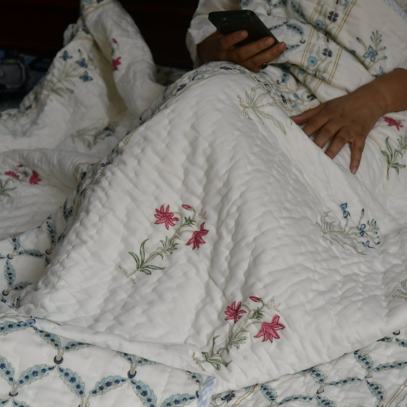 Blankets, Quilts, and Jaipuri Razai Online - Handcrafted Comfort - Fabamber Pvt. Ltd