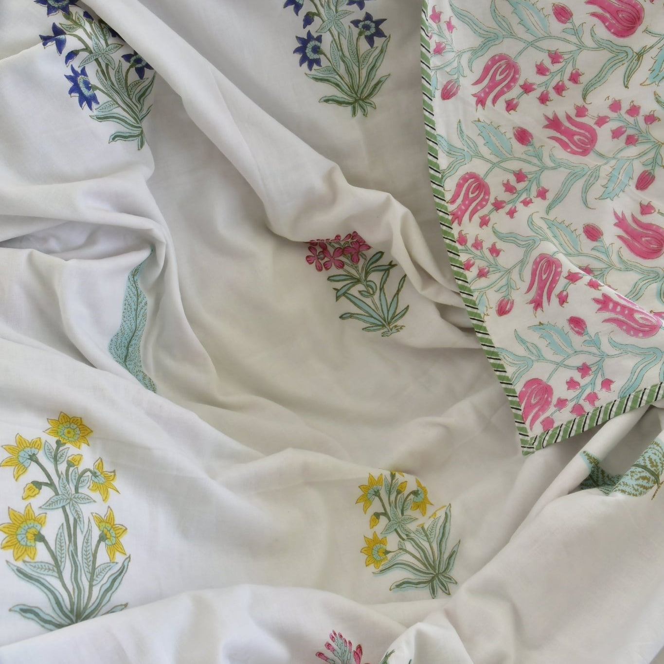 Handcrafted Jaipuri Dohar Quilts - Soft, Cozy & Stylish Bedding - Fabamber Pvt. Ltd