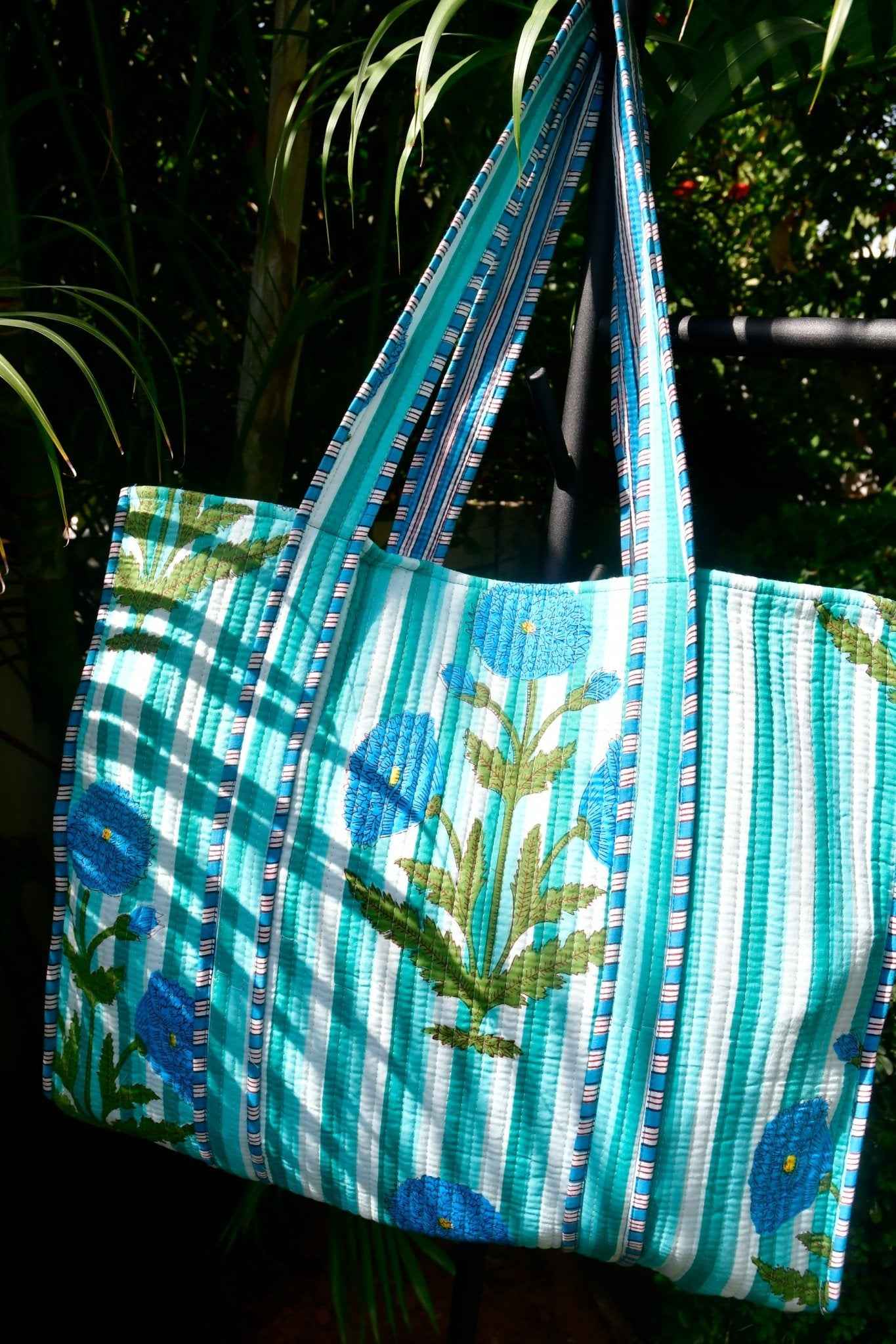 Blue Poppy Tote Bag Hand-Blocked : Big and trendy
