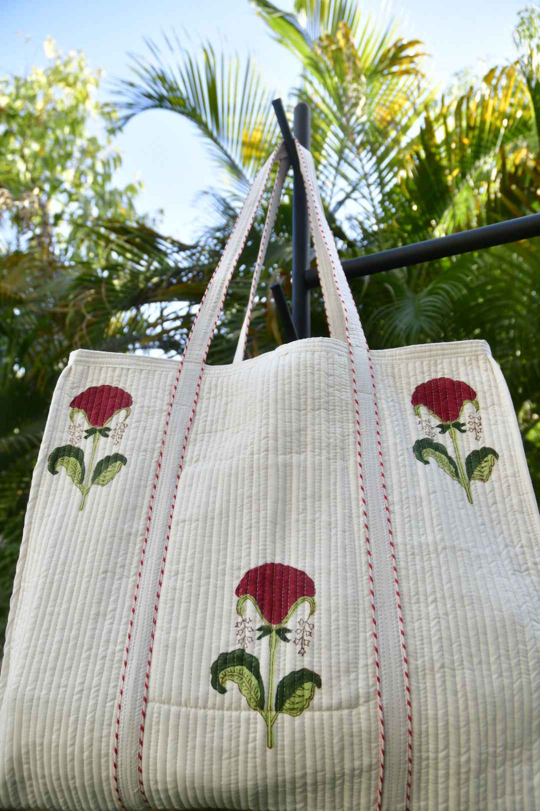 Red Hibiscus Tote bag