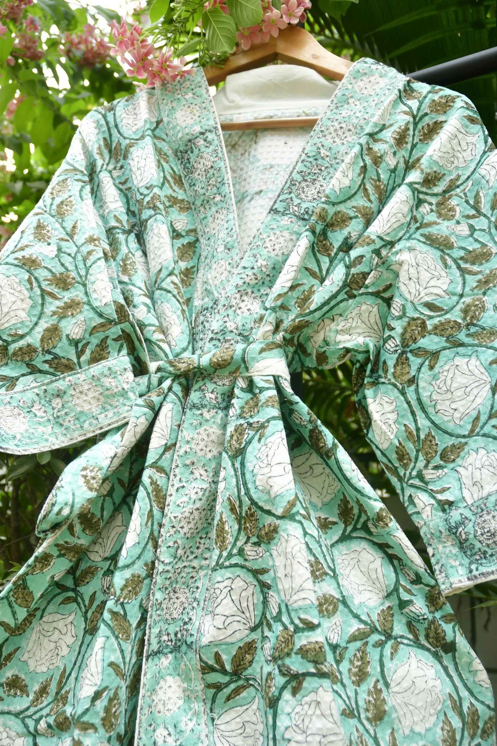 White Roses Waffle Robe: Classic Elegance for the Bath (India)