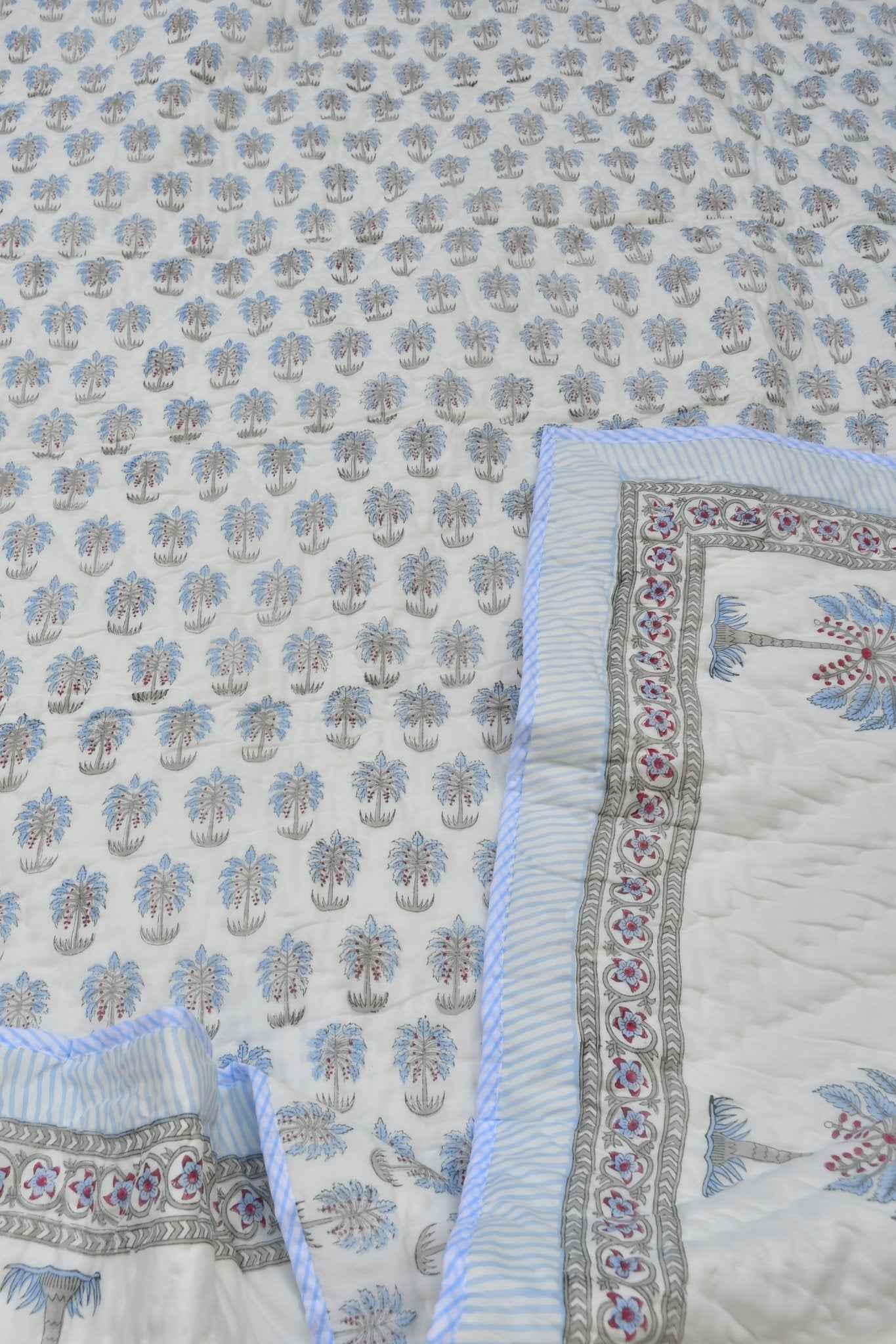 Blue Palm Mul Mul Quilt : Premium Comfort