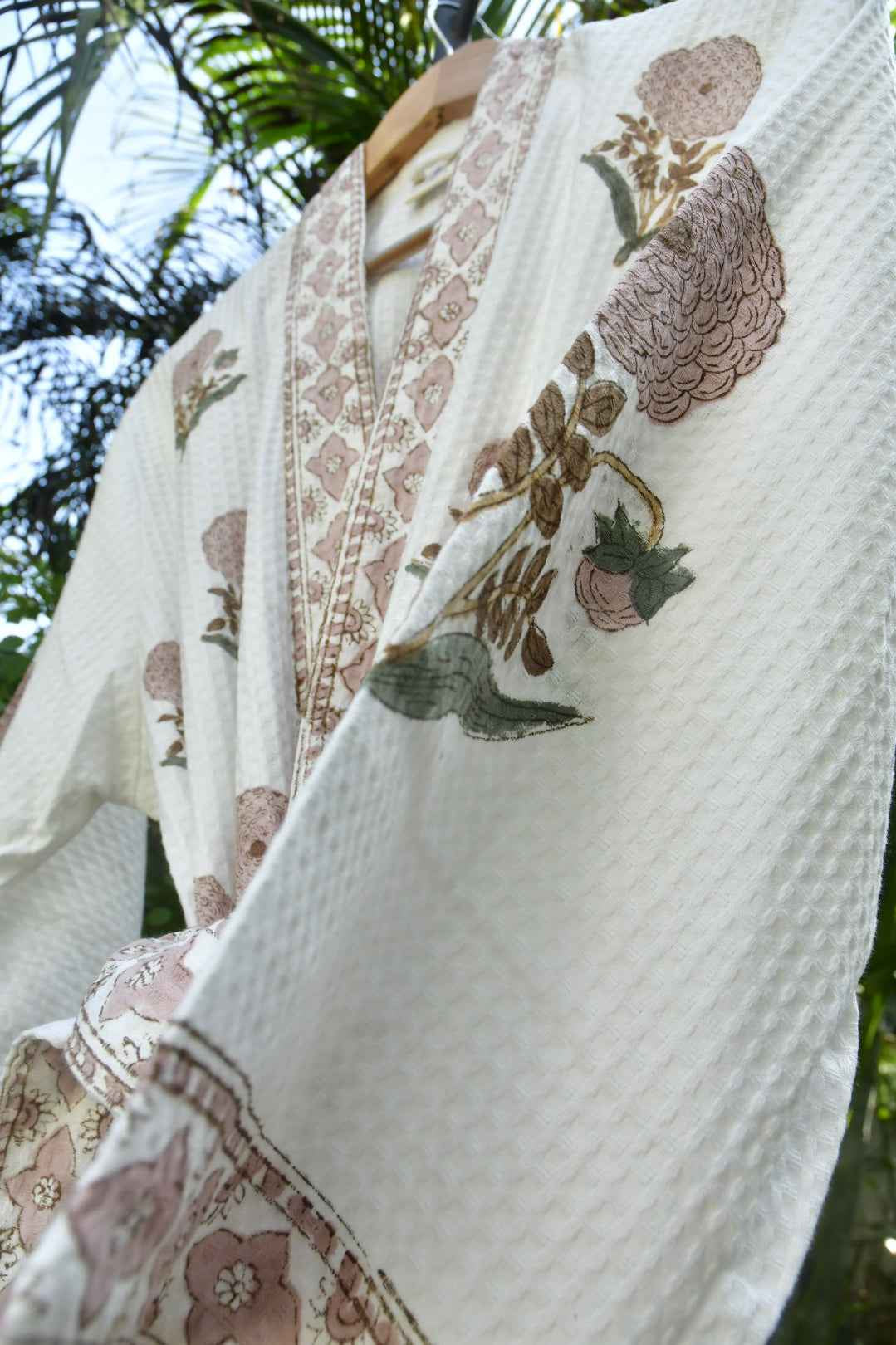 Gulabi Phool Waffle Cotton Bathrobe