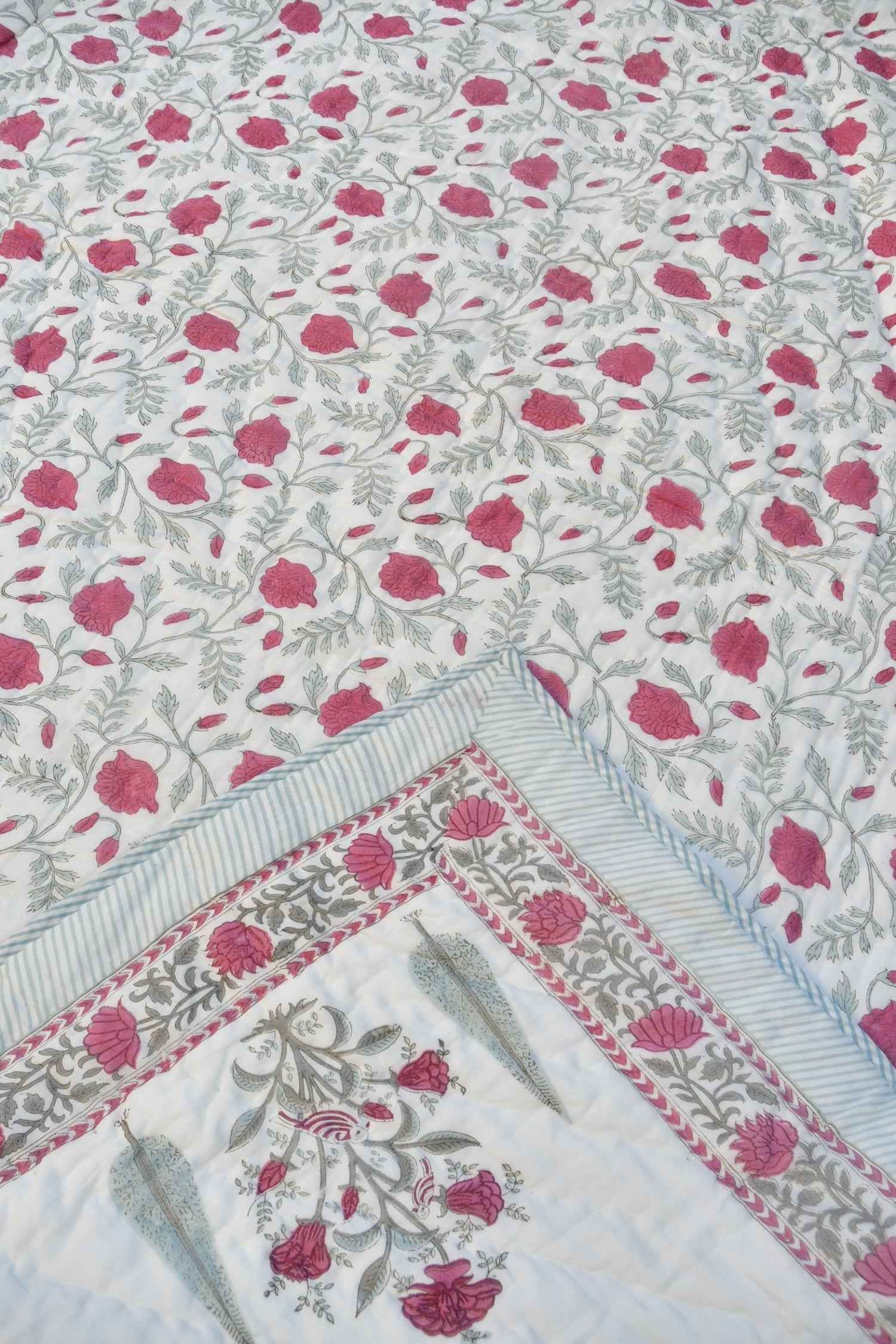 Lovely Pink Buta With Cypress Leaf Single Quilt