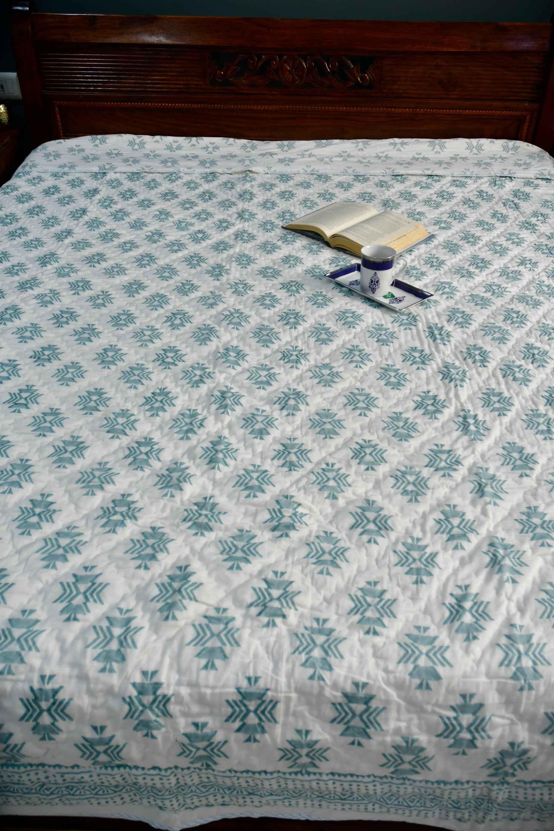 Sea Green Geometrical Quilt - Jaipuri Rajai premium quality