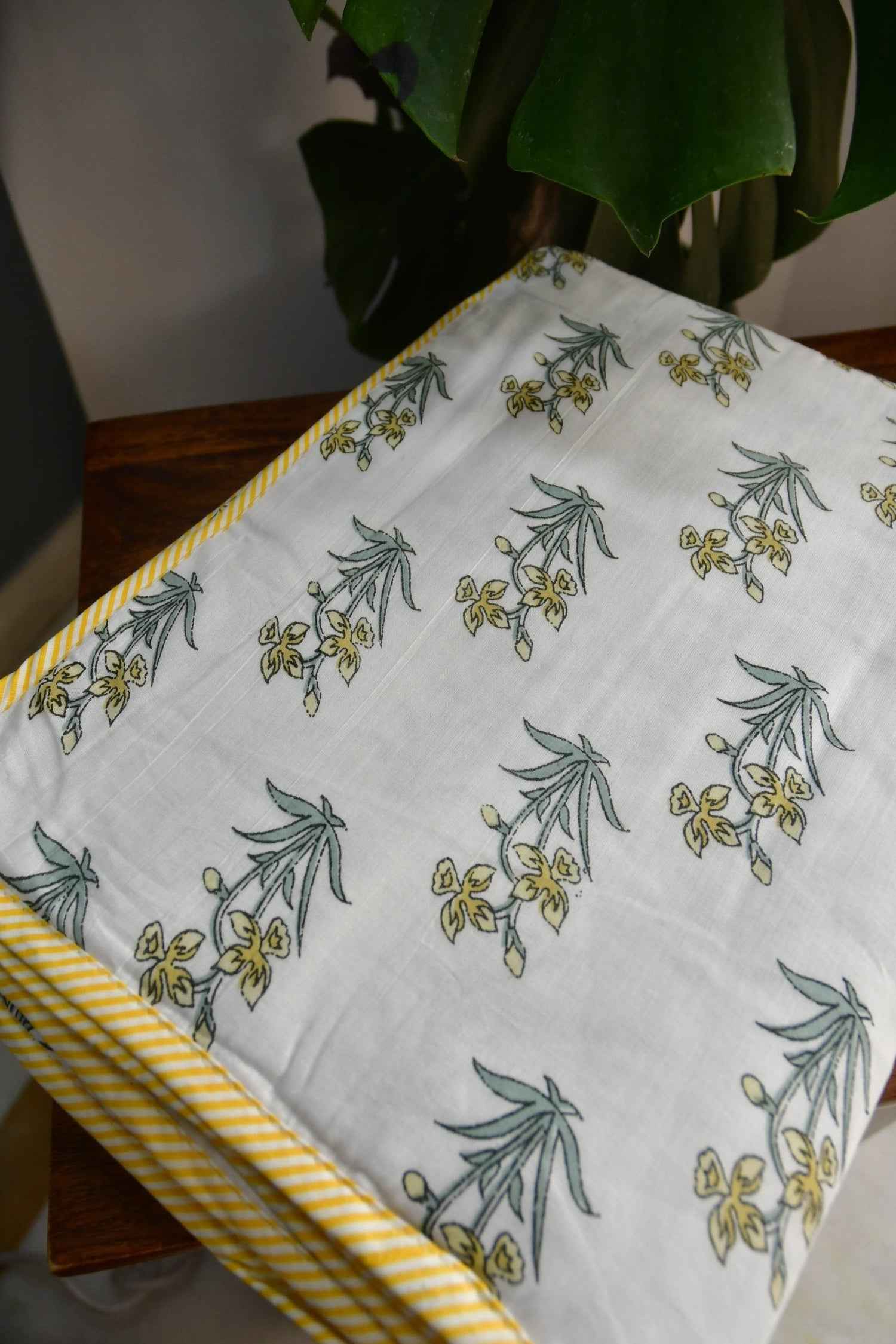 Yellow Buti Mul Mul Dohar : Sunny Delight