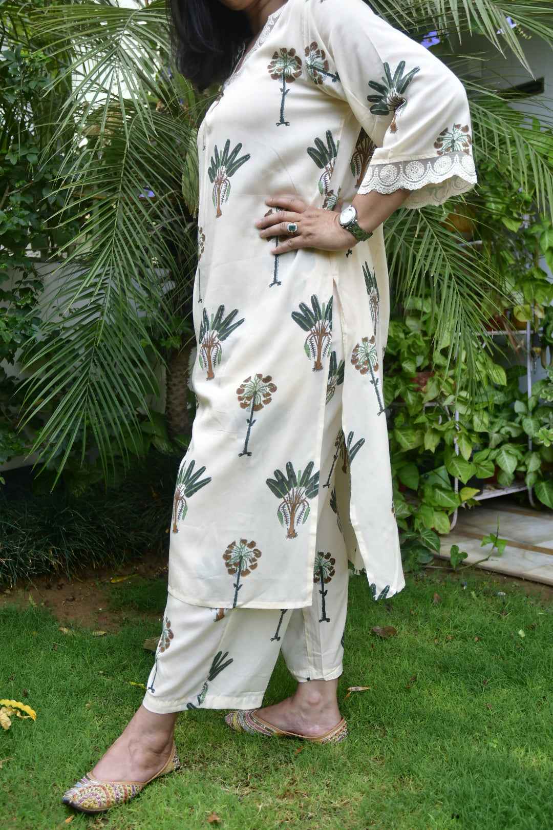 Ivory And Green Bagiya Cotton Kurta Set