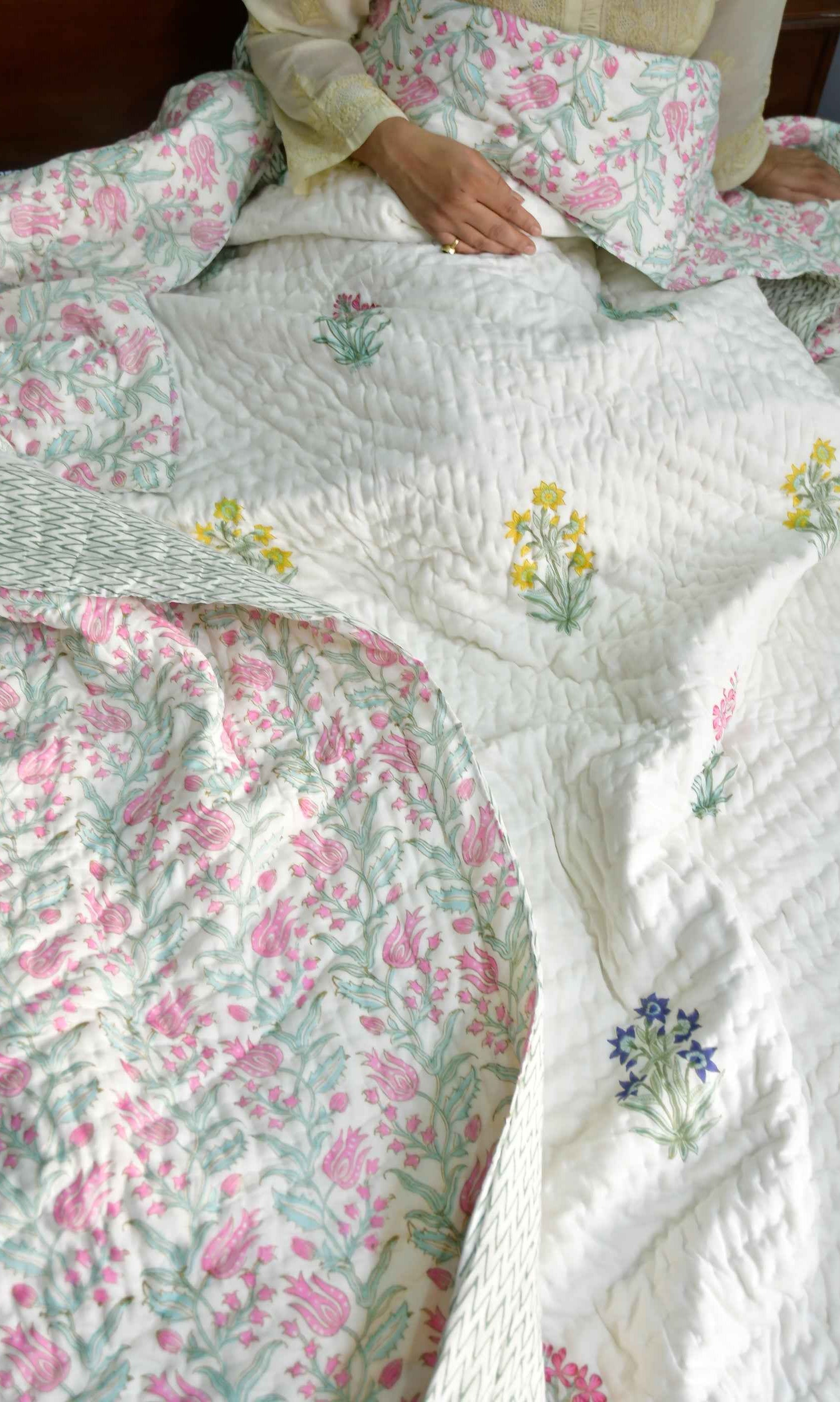 Classic Paanch Buta Quilt / Rajai : Premium Comfort