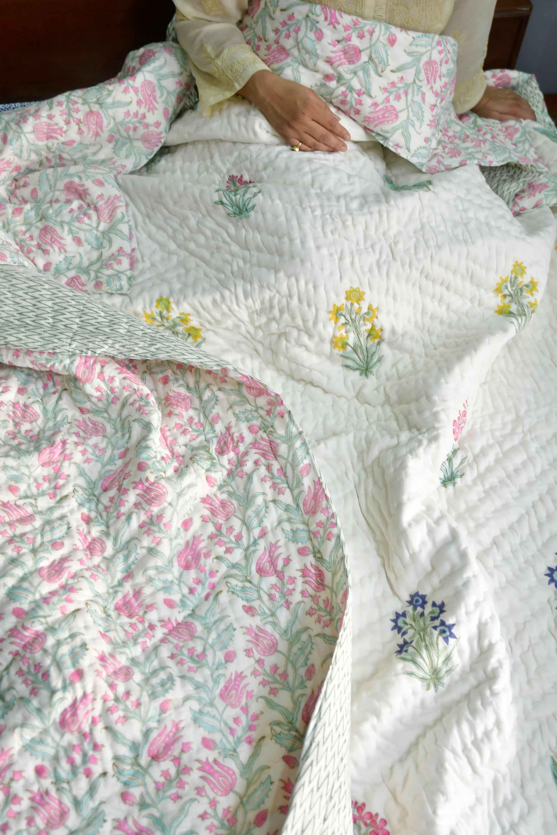 Classic Paanch Buta Quilt / Rajai : Premium Comfort