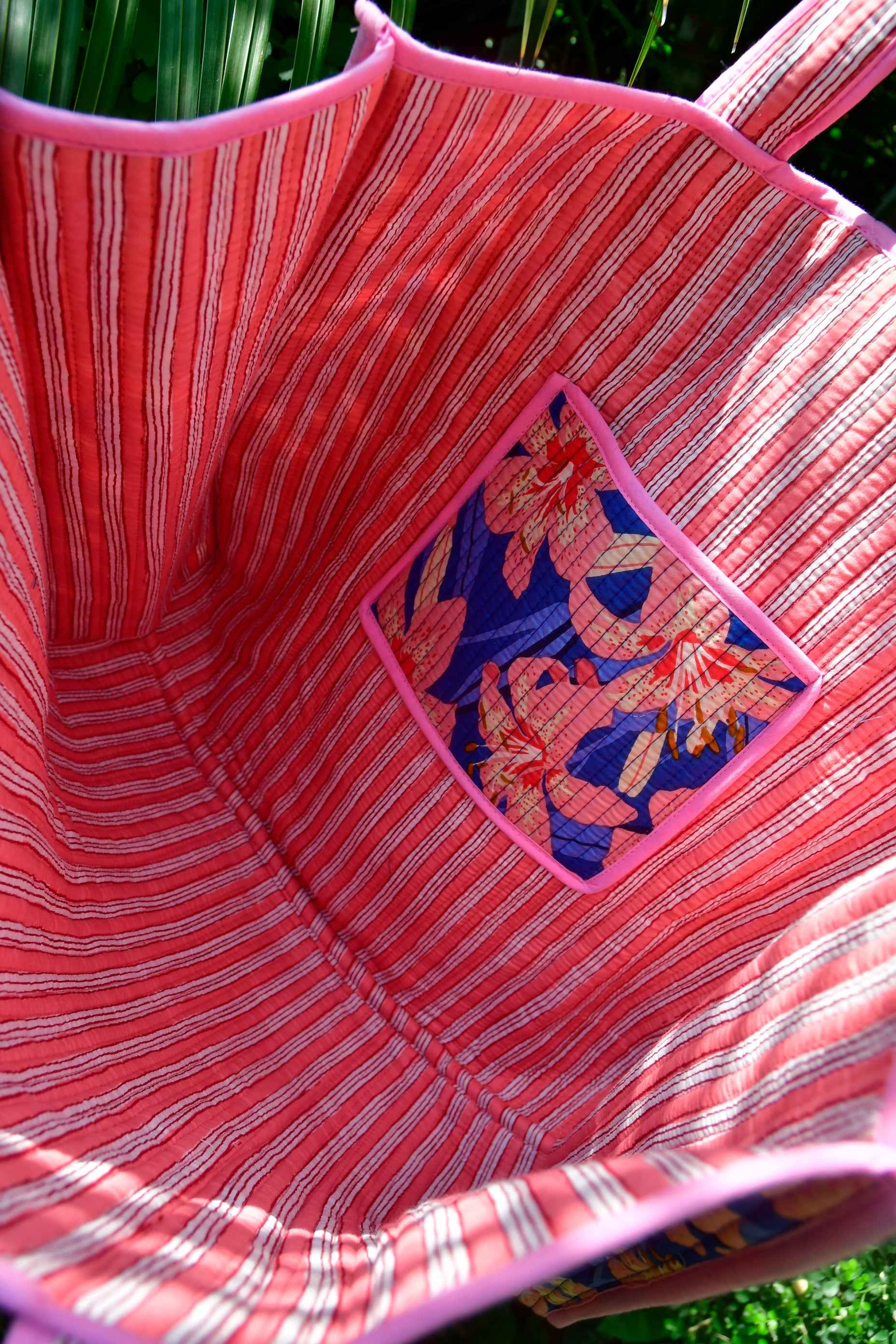 Pink Lily Tote Bag: Hand-Blocked Summer Comfort