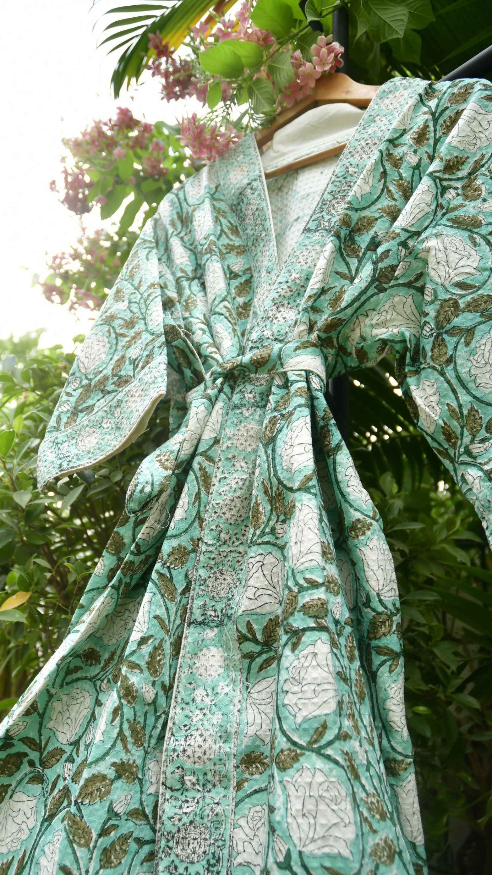 White Roses Waffle Robe: Classic Elegance for the Bath (India)