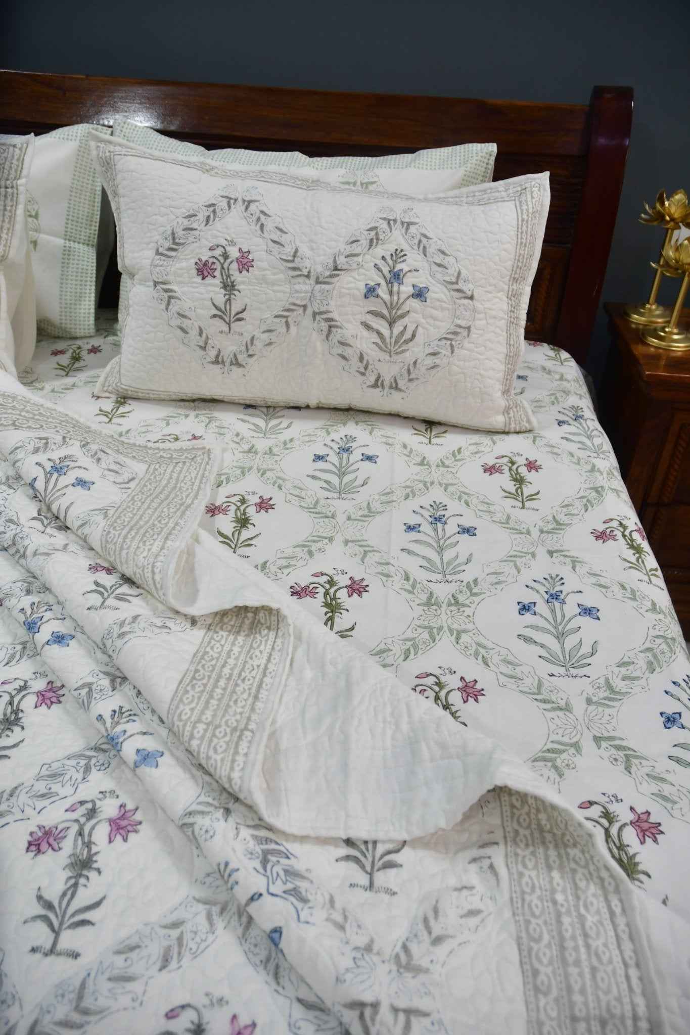 Classic Mughal Jaal Handblock Bedding set
