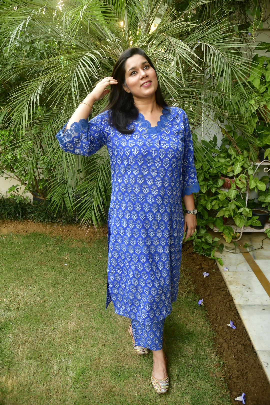 Elegant grey buti bagiya set