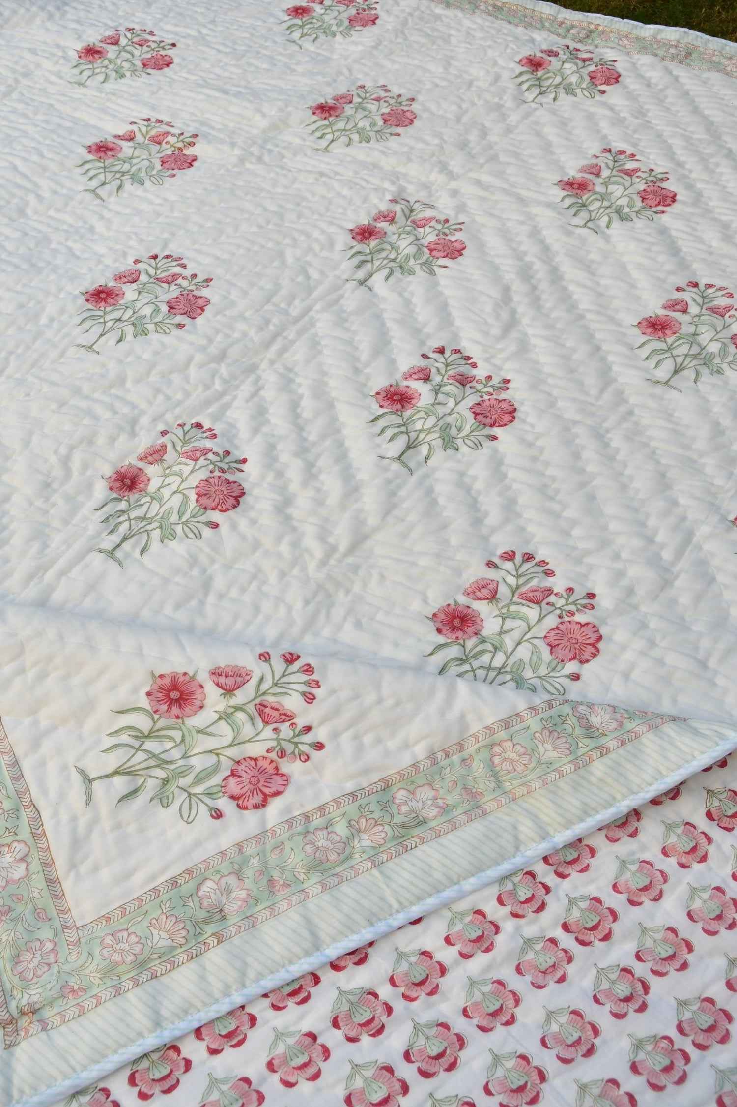 Suhaani Handblock Jaipuri Quilt : Natural cotton