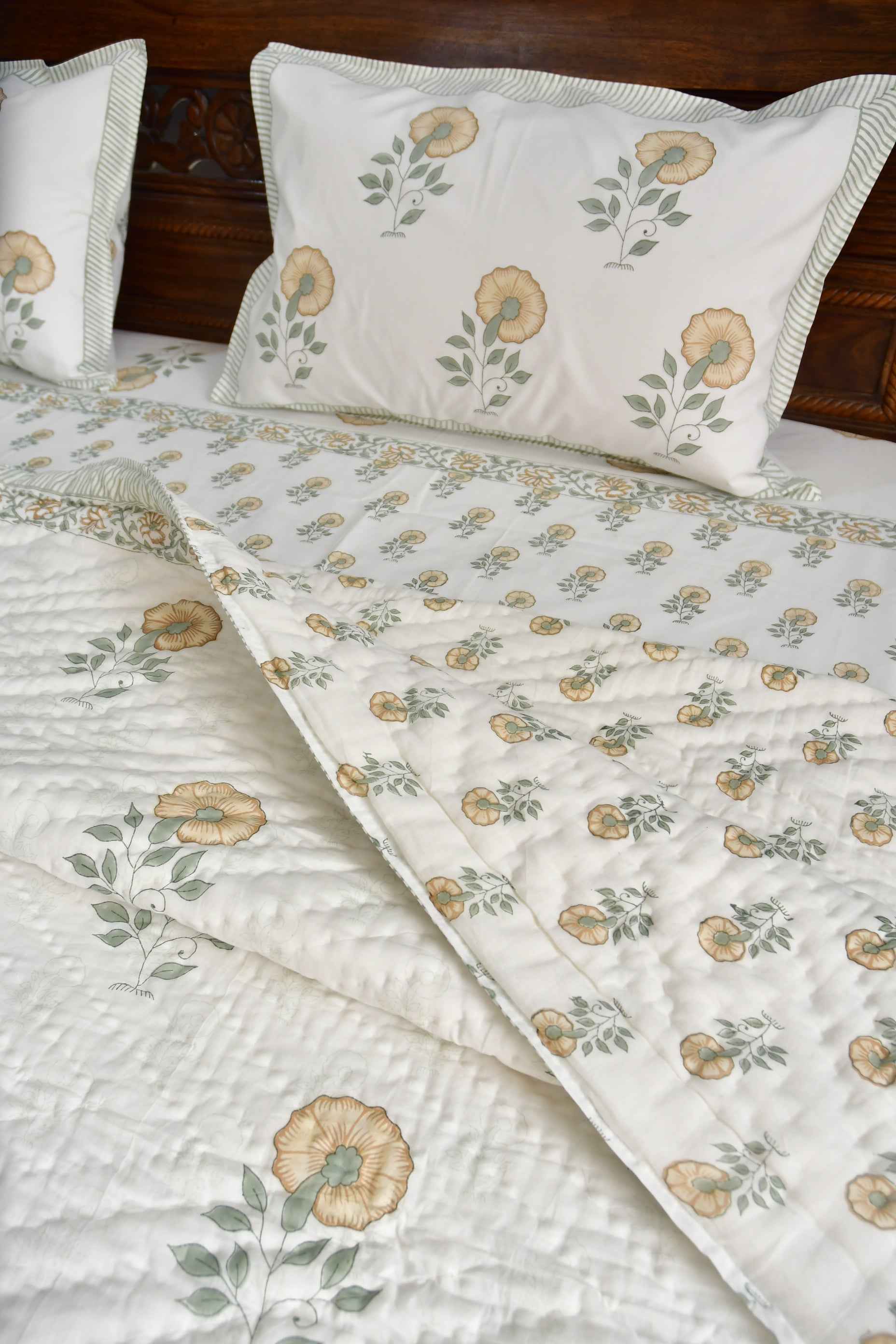 Flower of Hope Bedding set : Premium bundle