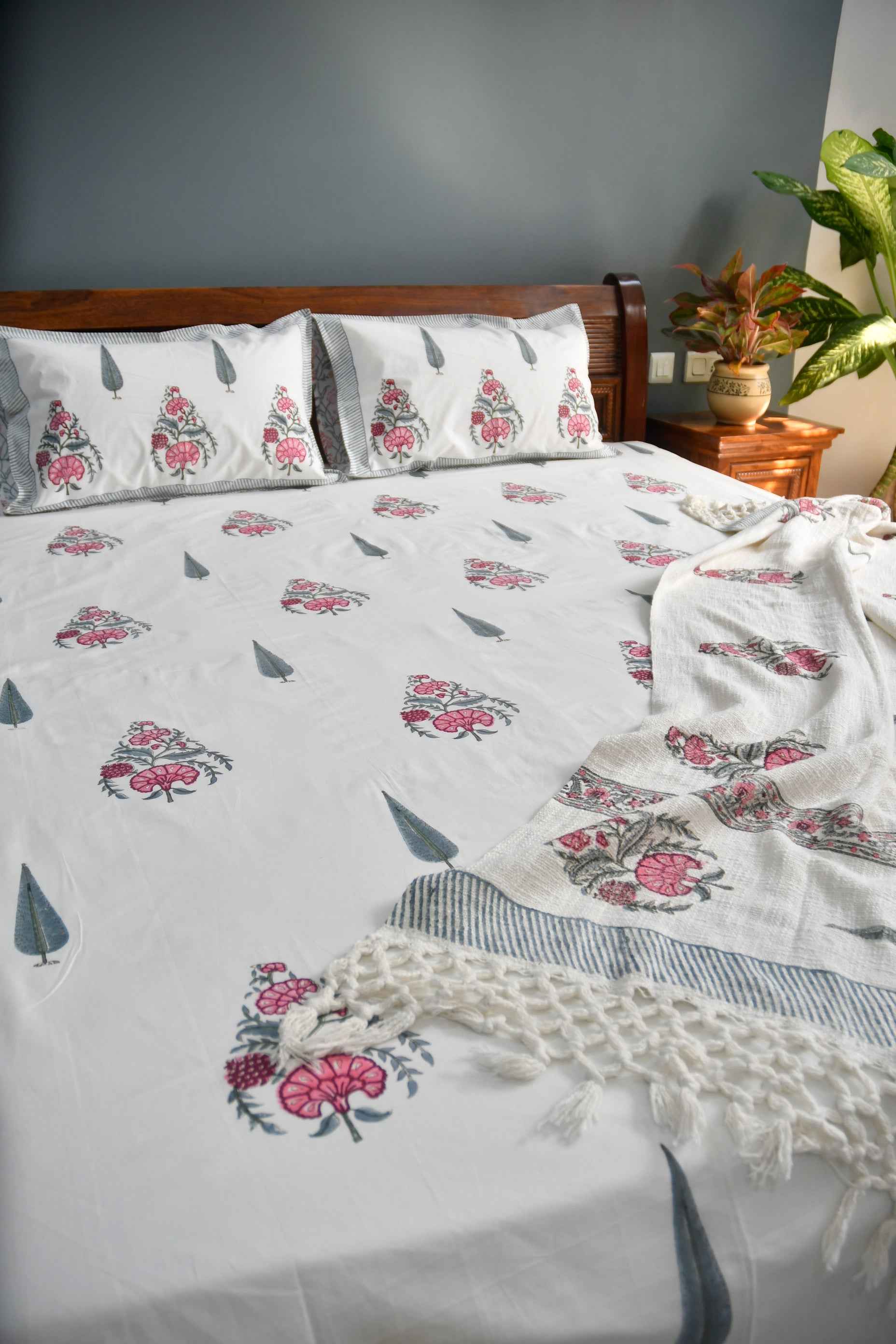 Coral flowers Handblock Bedsheet : Premium cotton