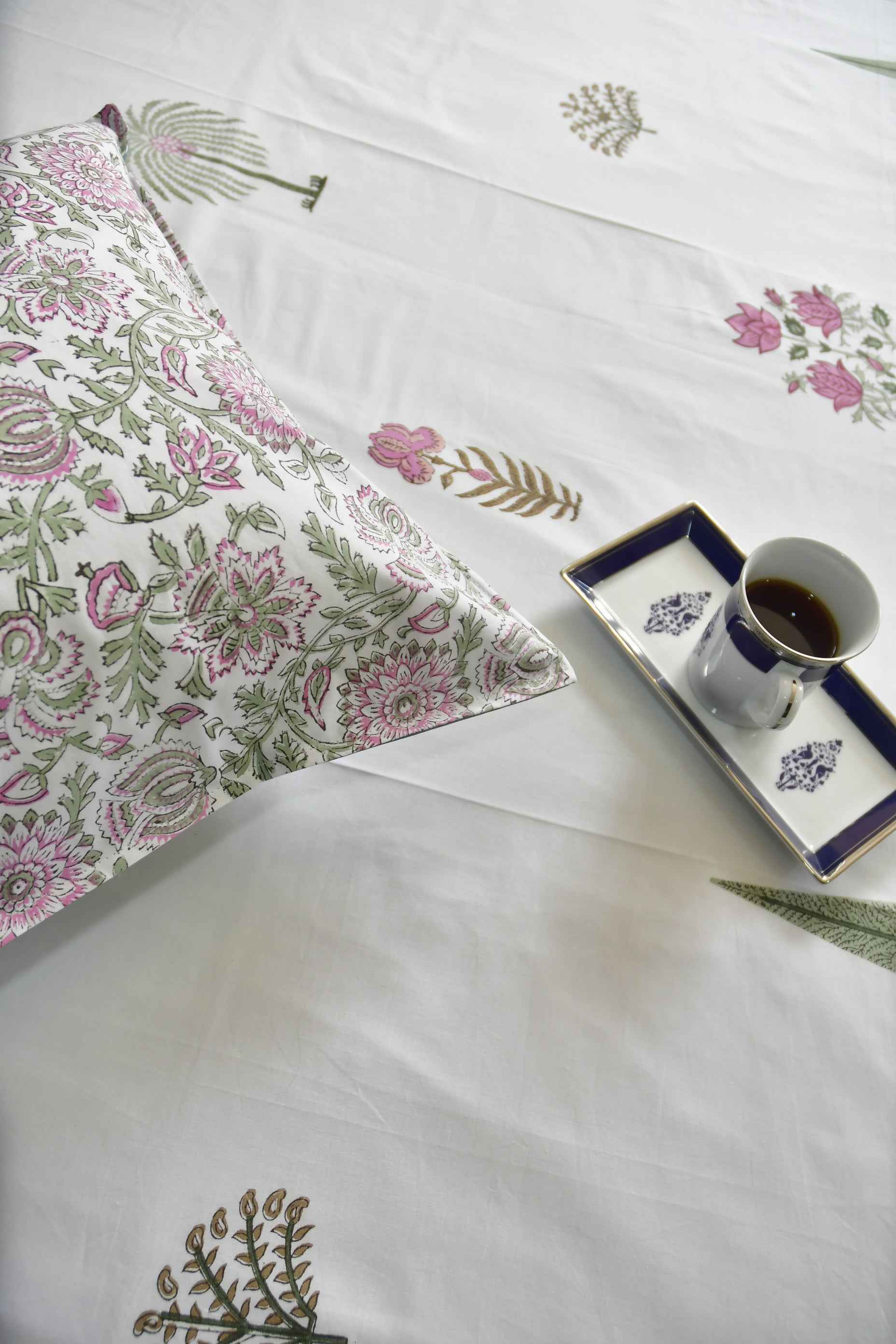 Floral Bliss Bedsheet: Jaipur Elegance, Soft Comfort