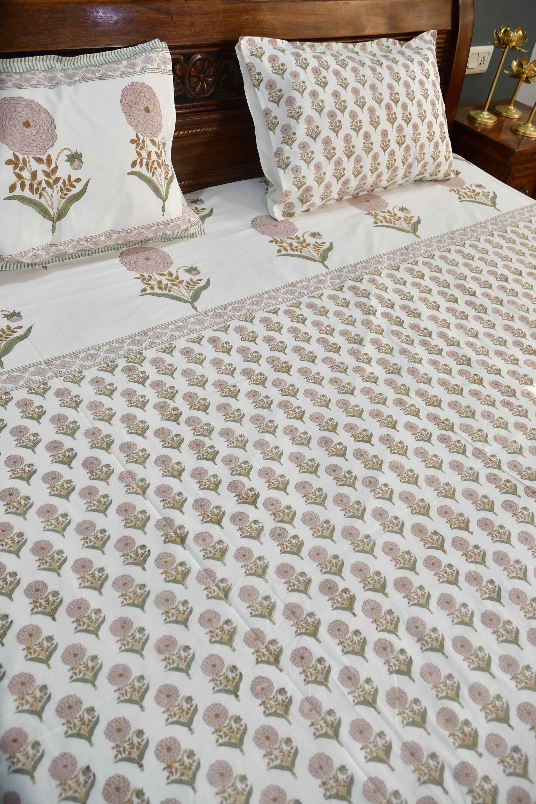 Pink Phool Bed Sheet: Floral Charm & Comfort