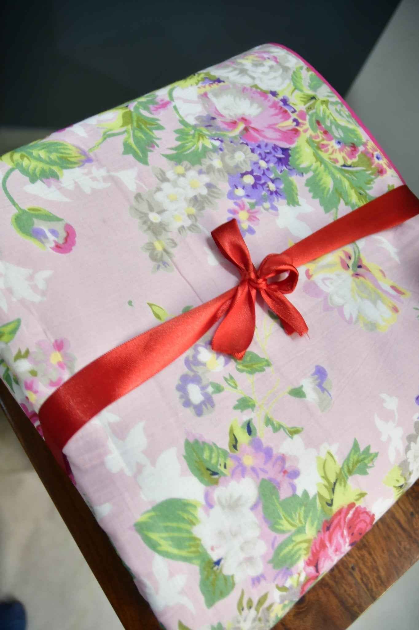 Soft Pink Floral Mul Mul Cotton Dohar : HandBlock