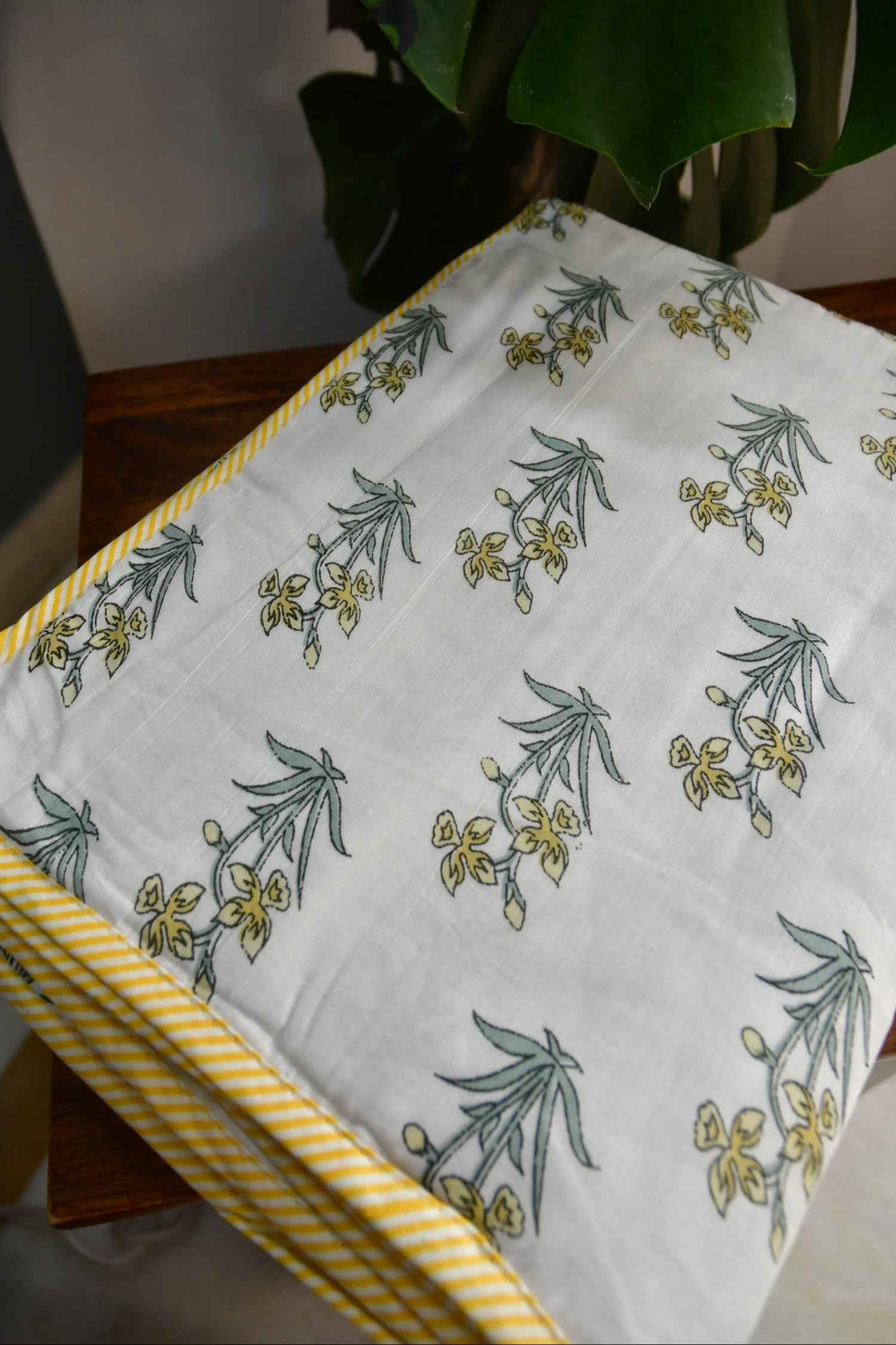 Yellow Buti Mul Mul Dohar : Sunny Delight