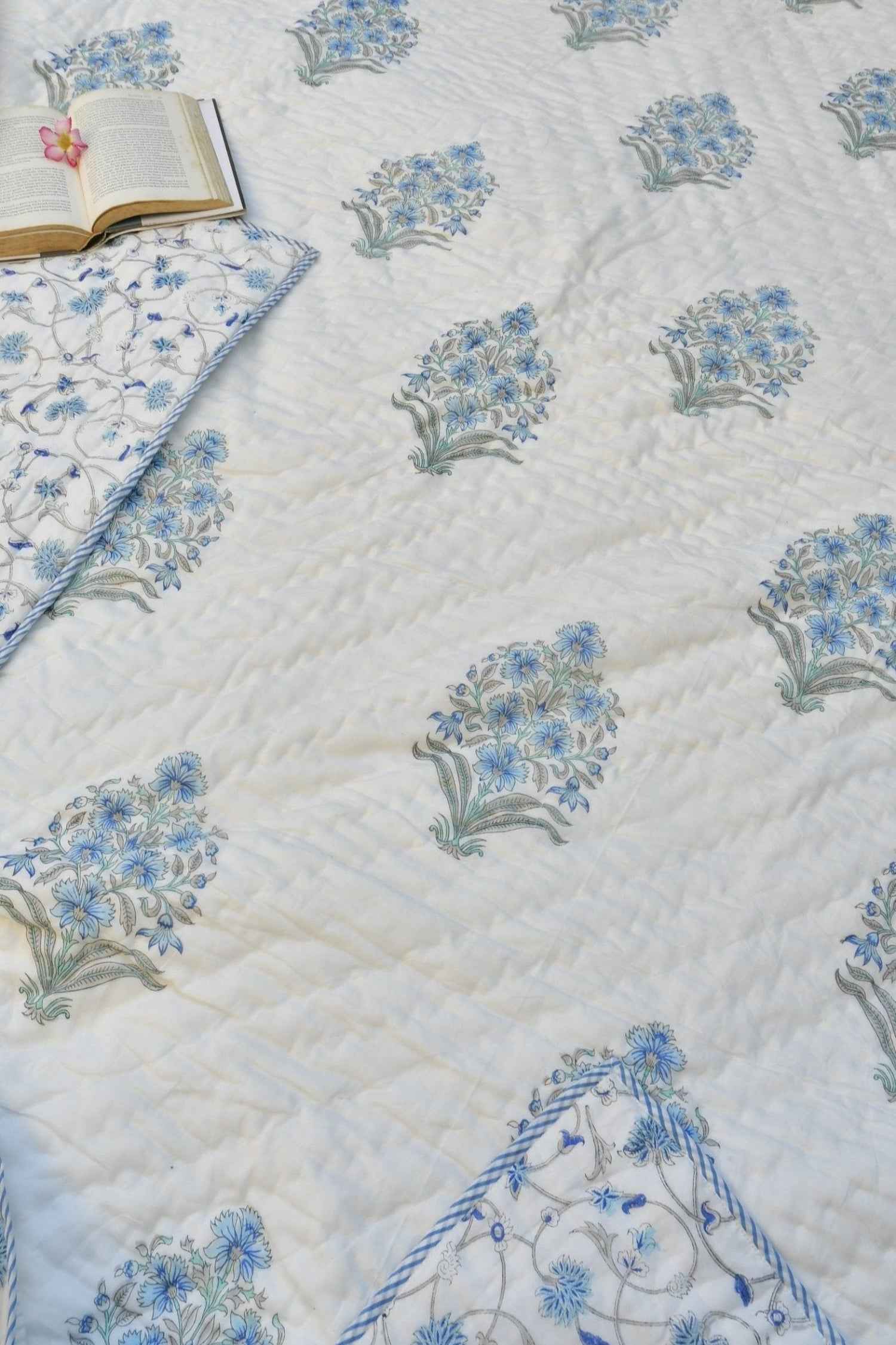 Aasmaani Buta Jaal Handblock Jaipuri Quilt