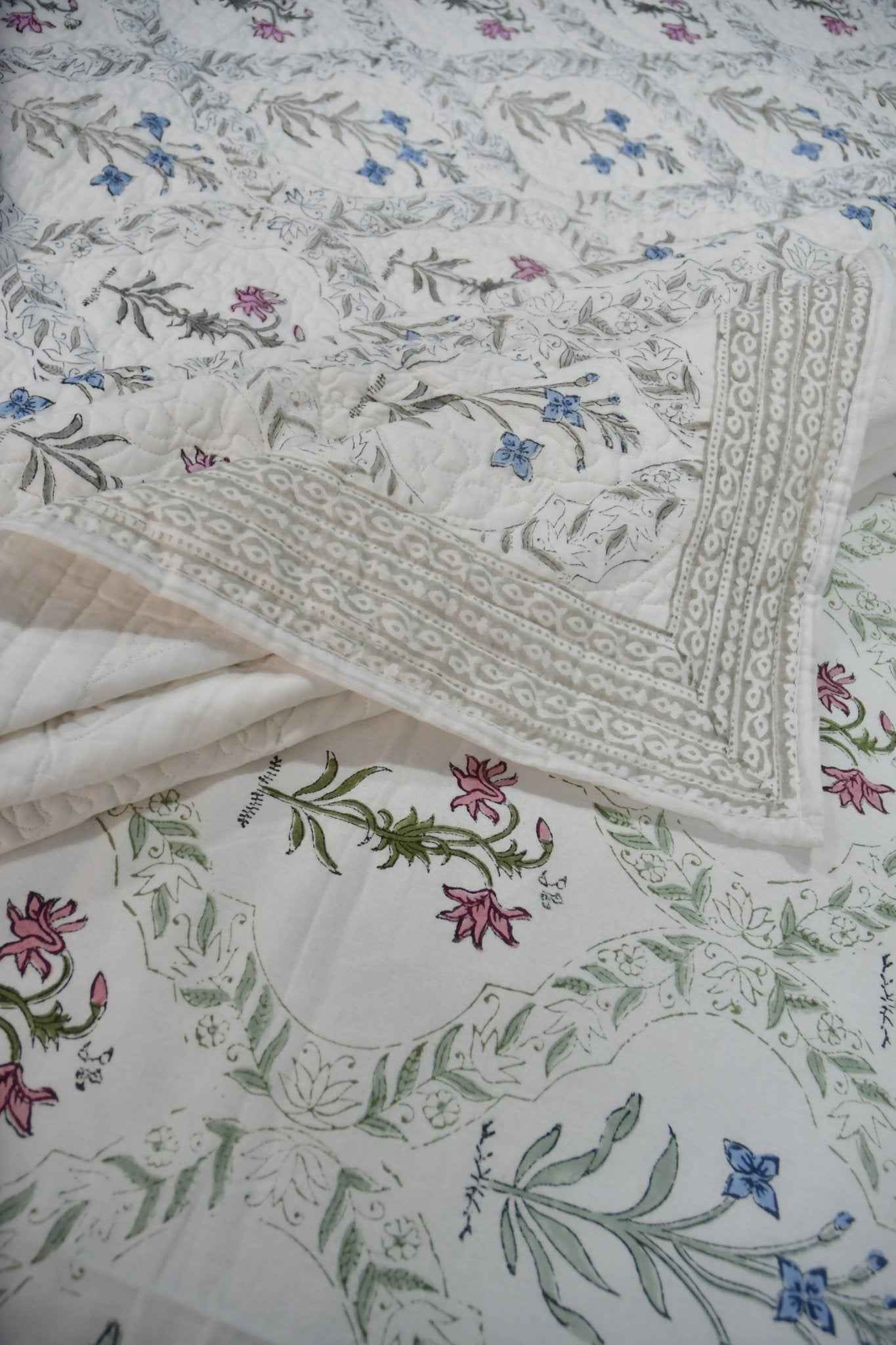 Classic Mughal Jaal Handblock Bedding set