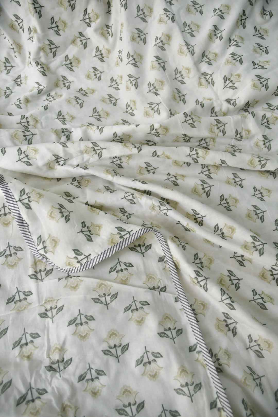 Pastel Yellow Buta on White Mul Mul Dohar