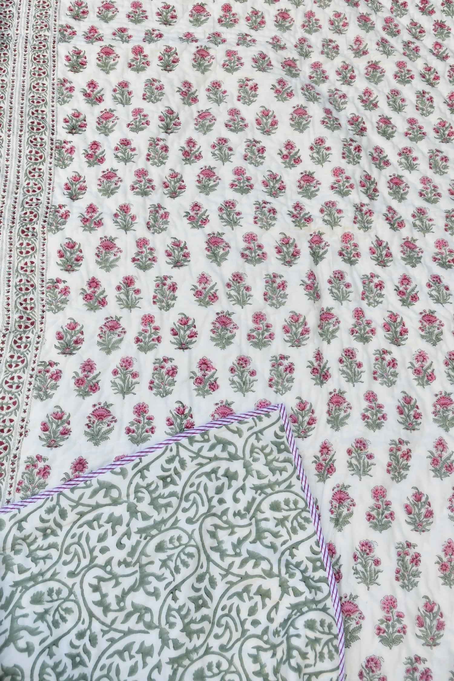 Jaipuri Buta Reversible Handblock Cotton Quilt