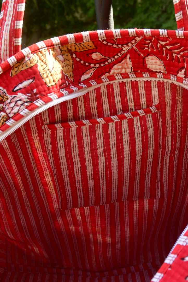 Lovely Red Zipper Tote Bag: Hand-Blocked Beauty