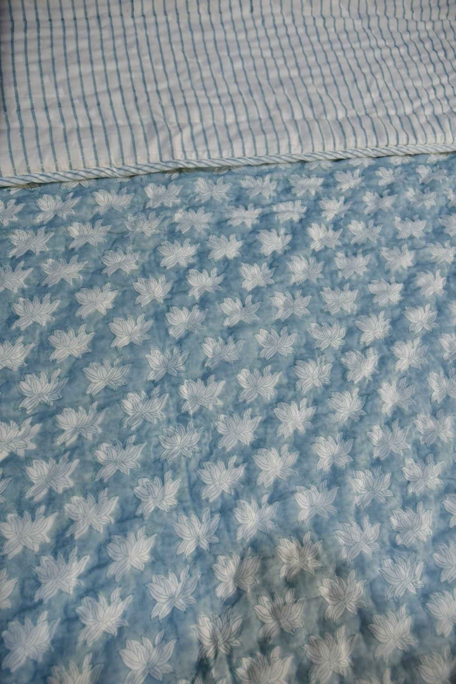 Blue Lotus Quilt : Premium Handblock Comfort