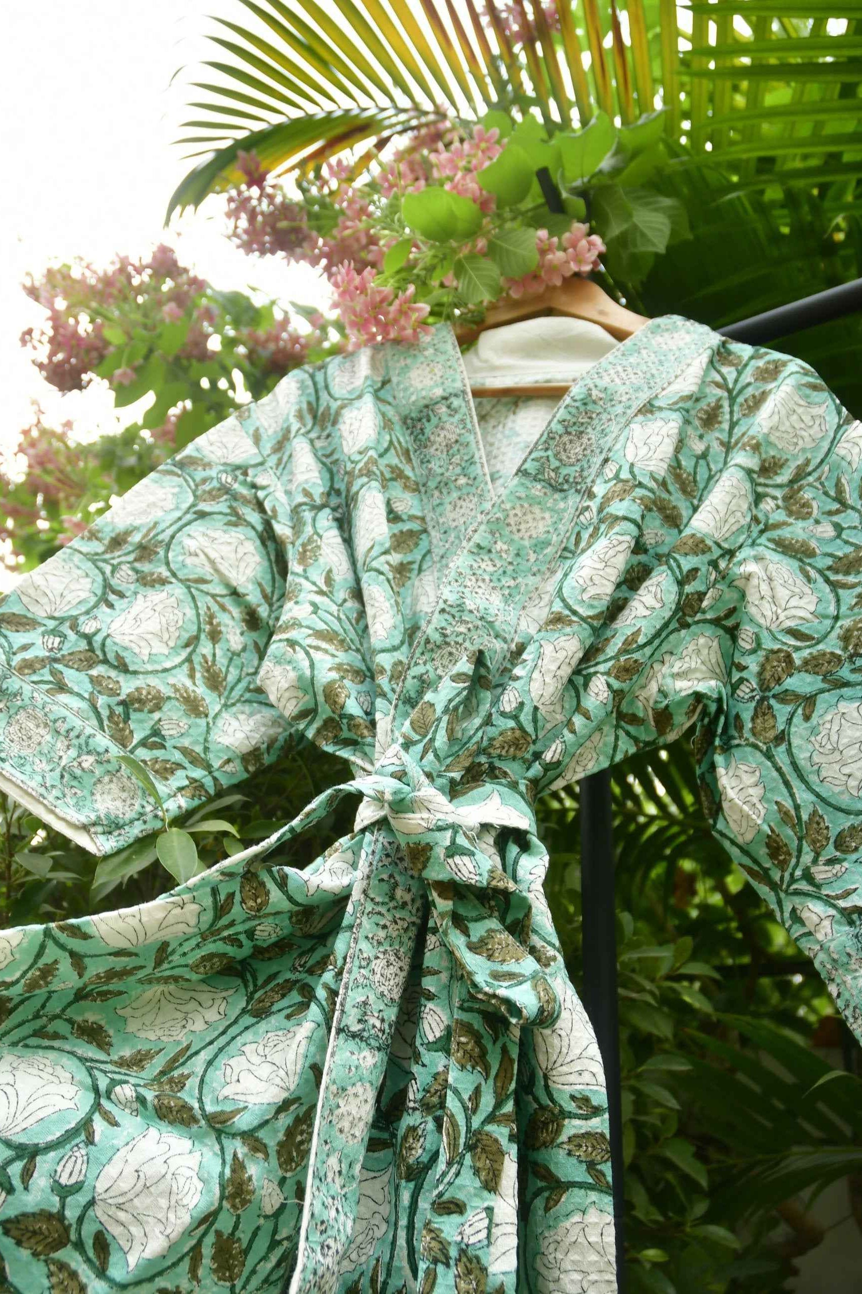 White Roses Waffle Robe: Classic Elegance for the Bath (India)