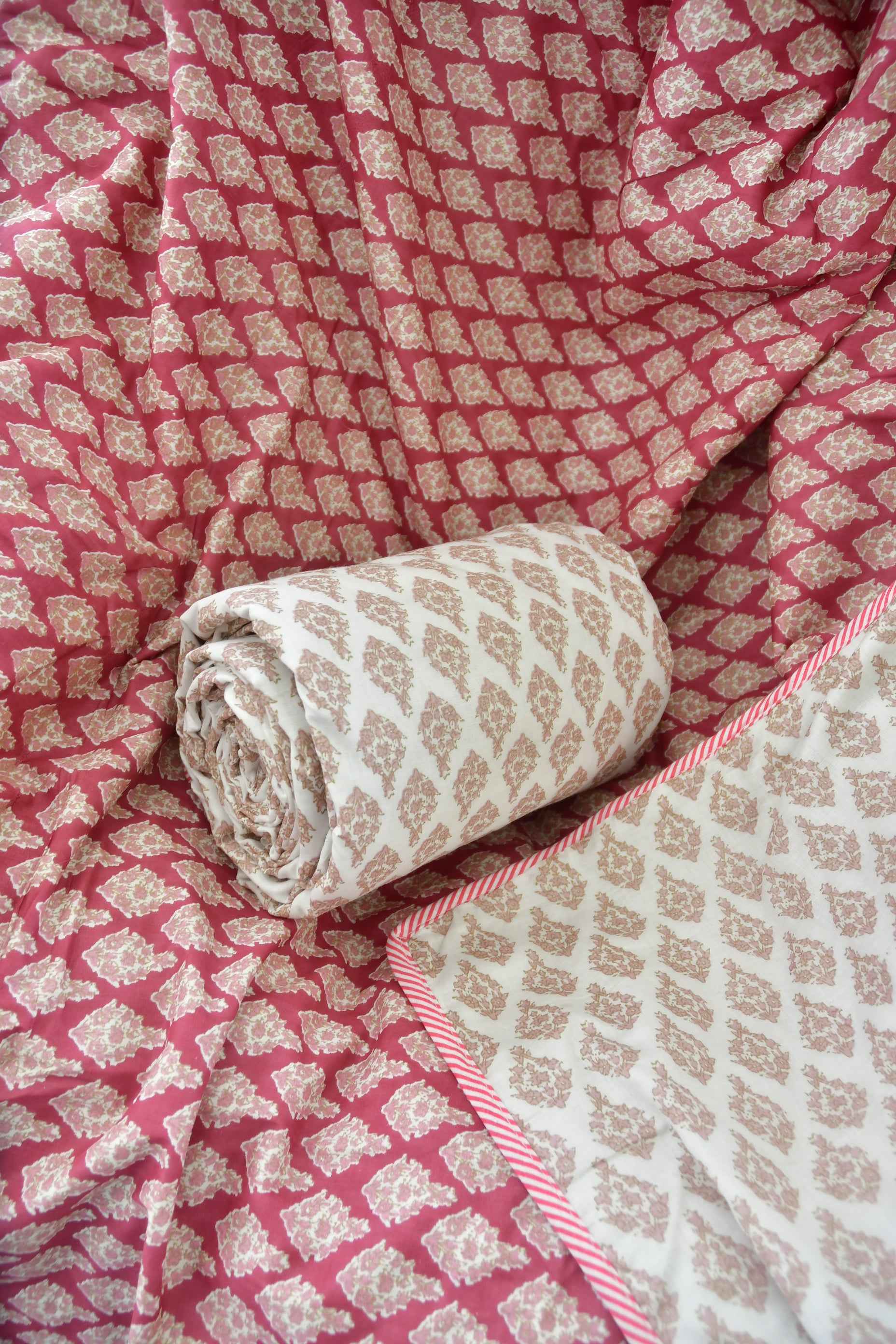 Elegant Ruby Pink Bagru Print Dohar | Handcrafted Comfort