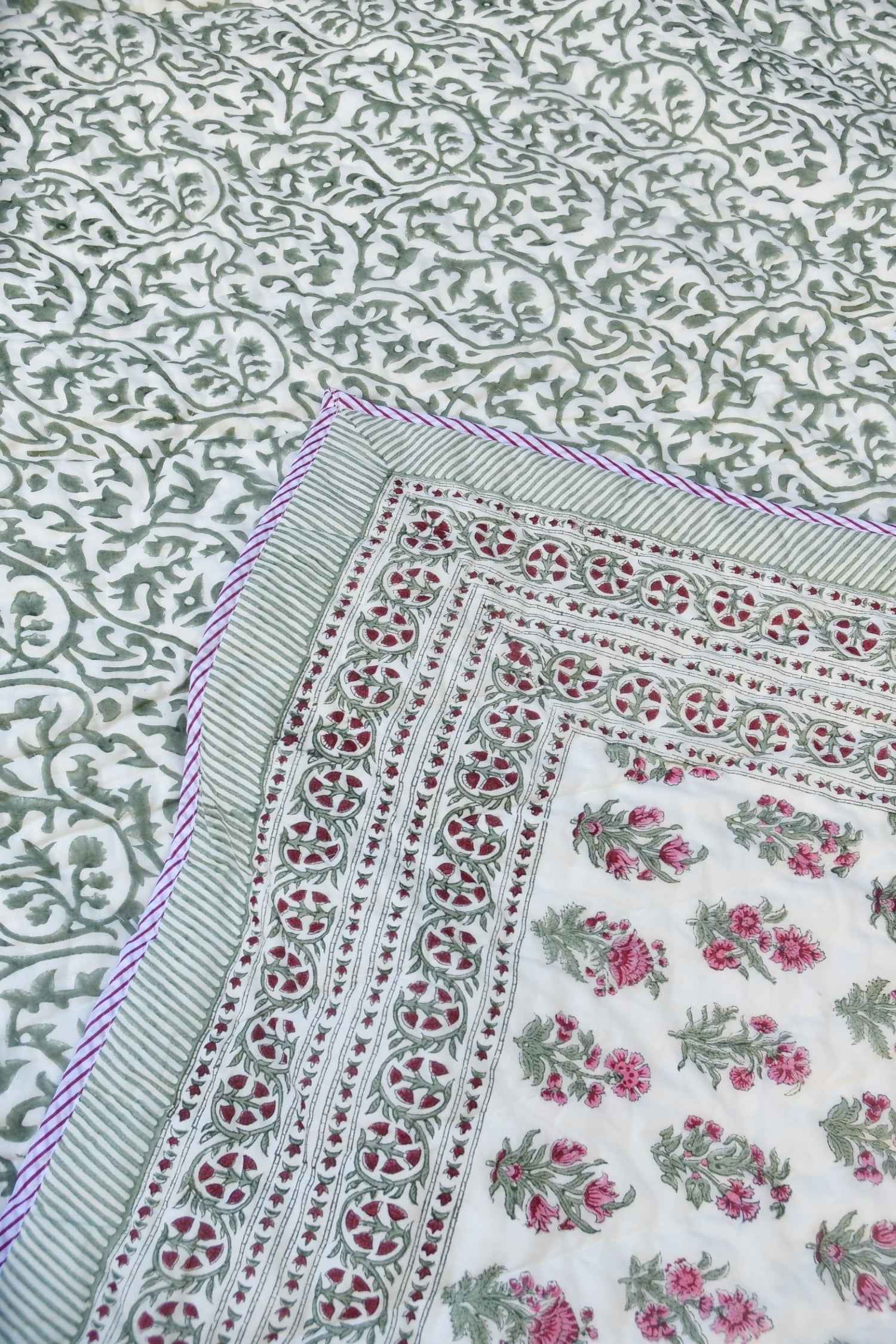 Jaipuri Buta Reversible Handblock Cotton Quilt