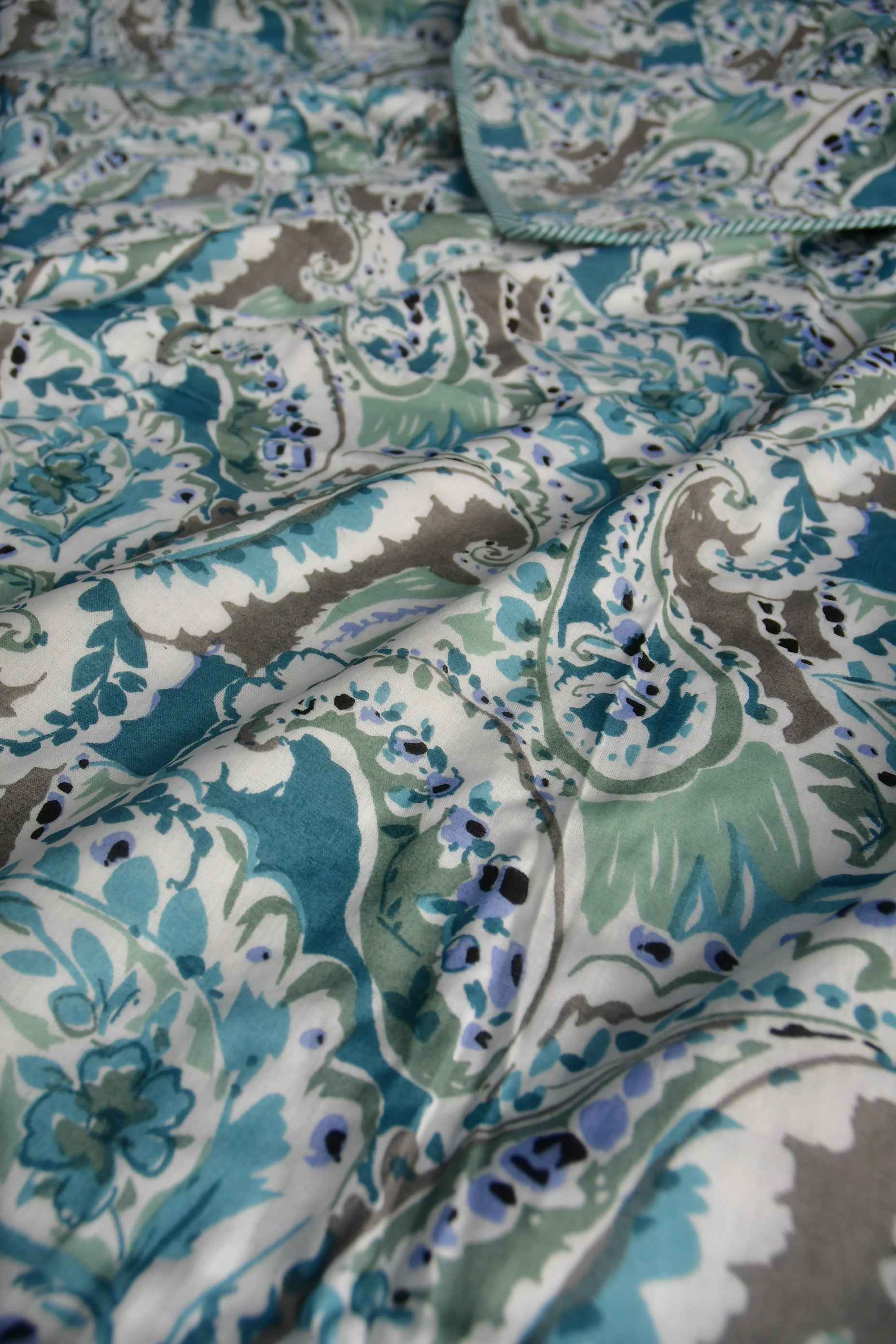 Paisley Mul Mul Dohar: Jaipur Print, Lightweight Comfort