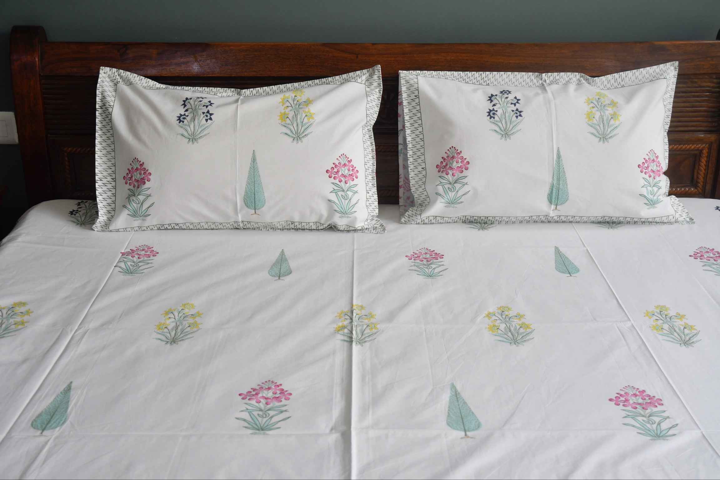 Classic Paanch Buta Handblock Cotton Bedsheet