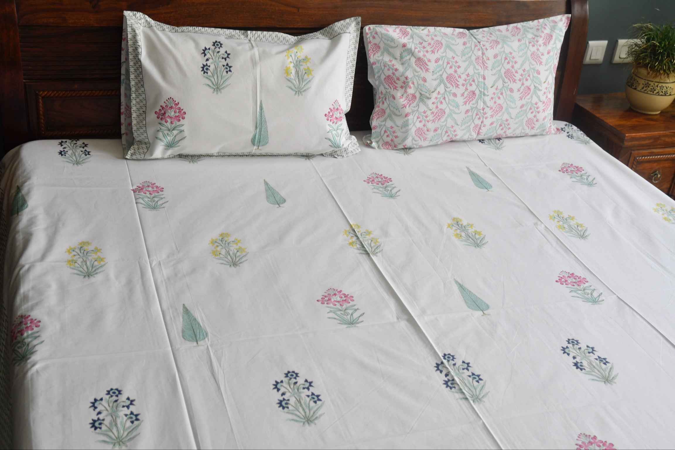 Classic Paanch Buta Handblock Cotton Bedsheet