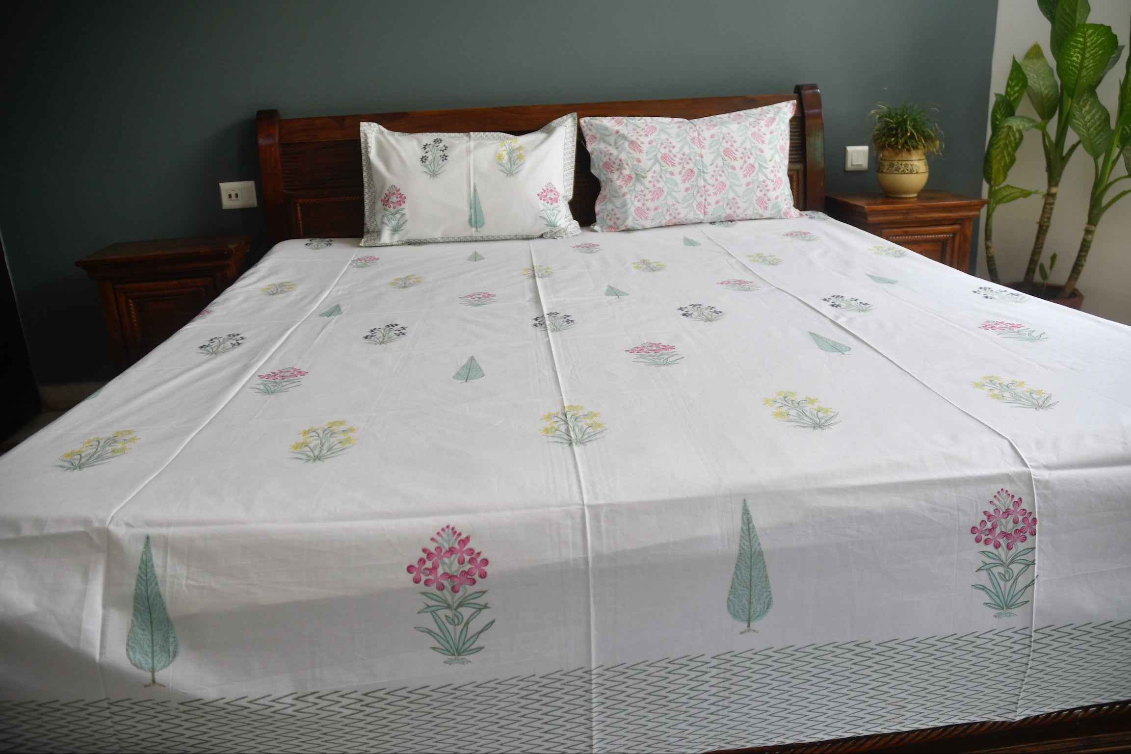 Classic Paanch Buta Handblock Cotton Bedsheet