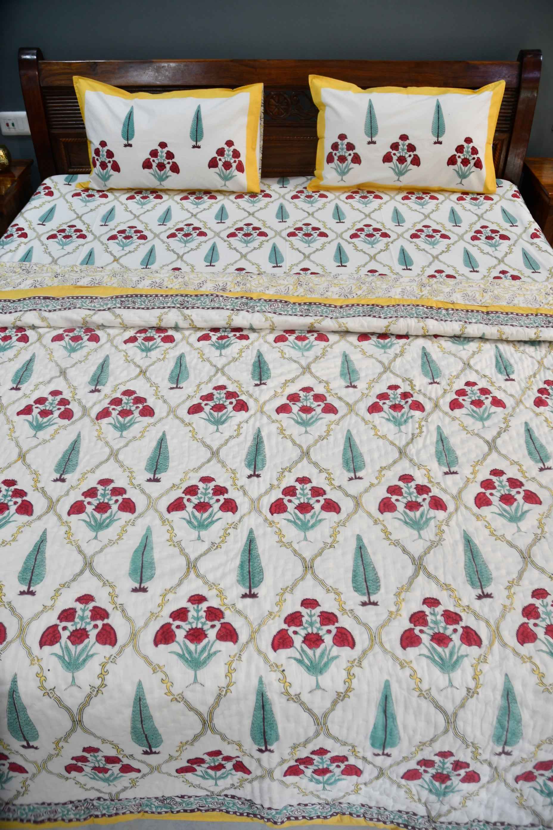 Khushnuma Quilt/Rajai: Jaipur Luxury, Cozy Warmth