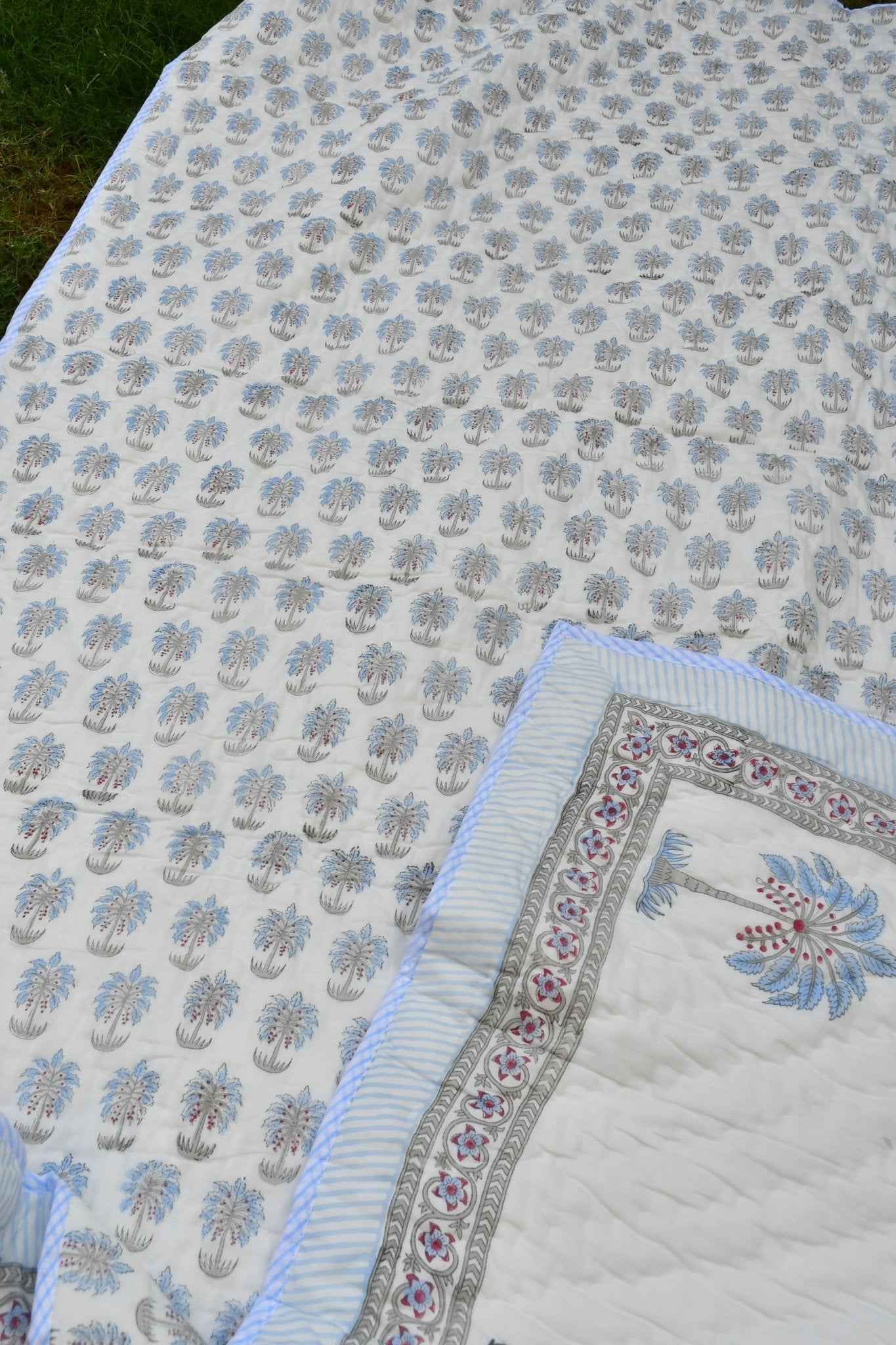 Blue Palm Mul Mul Quilt : Premium Comfort