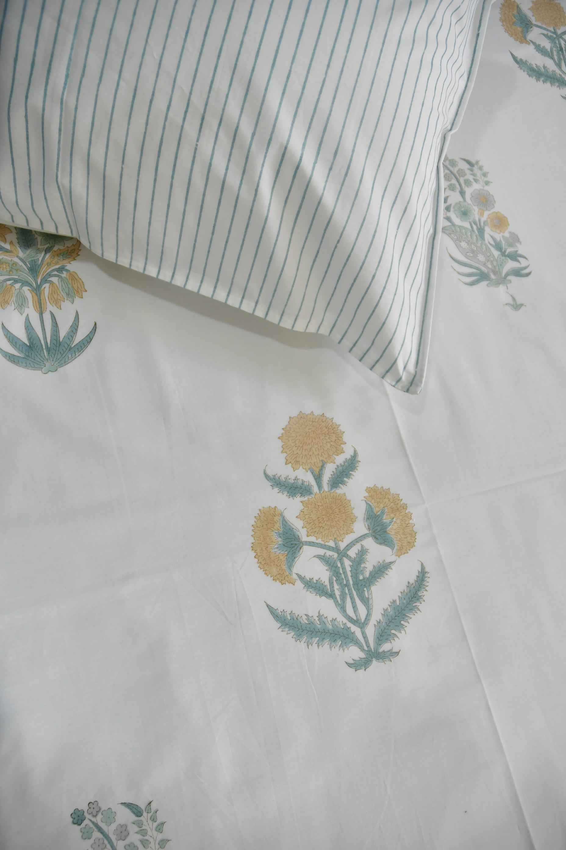 Peach Bliss Bedsheet: Soft Comfort & Style