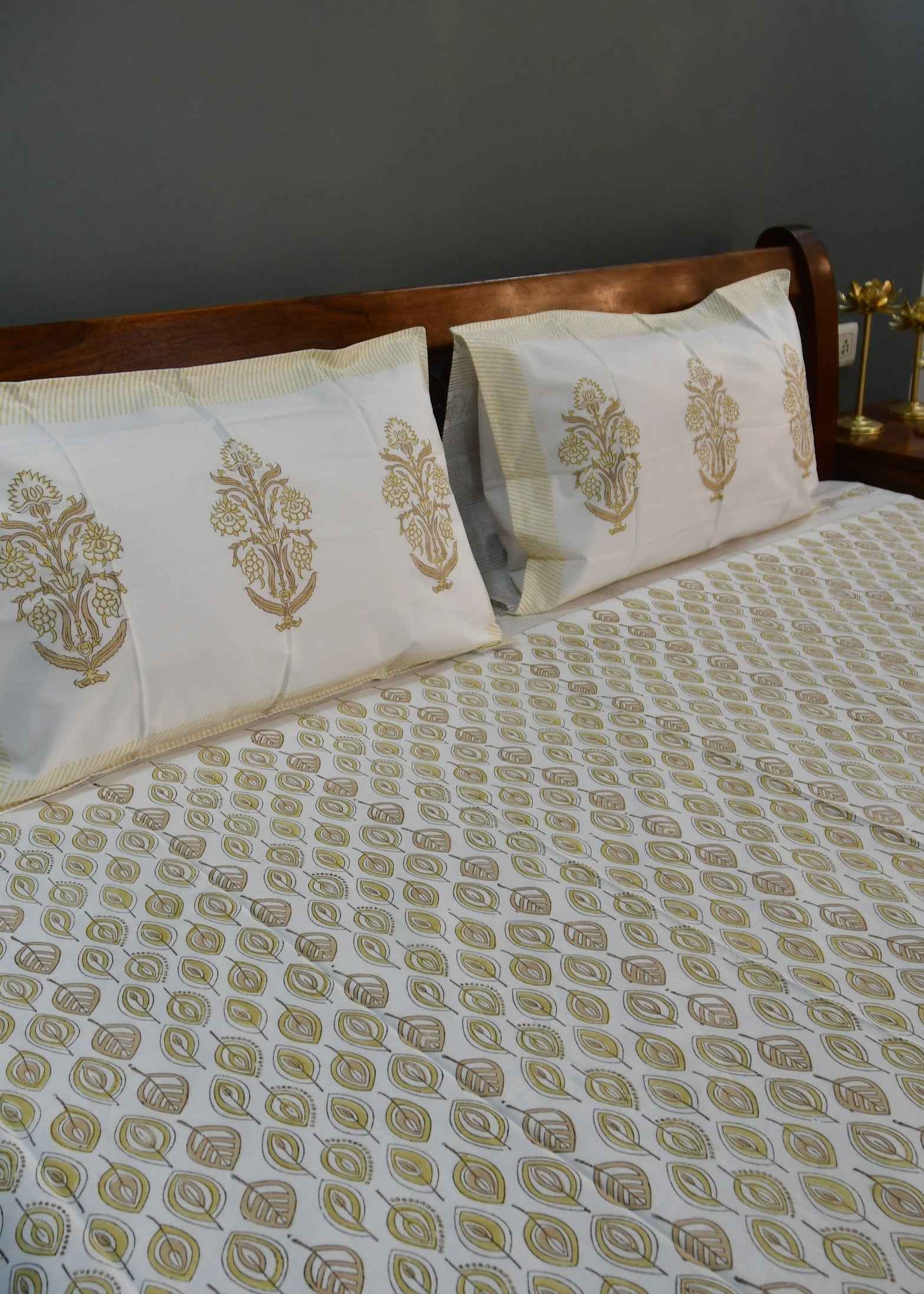 Yellow Leaf Bedsheet : Sunny Autumn Escape