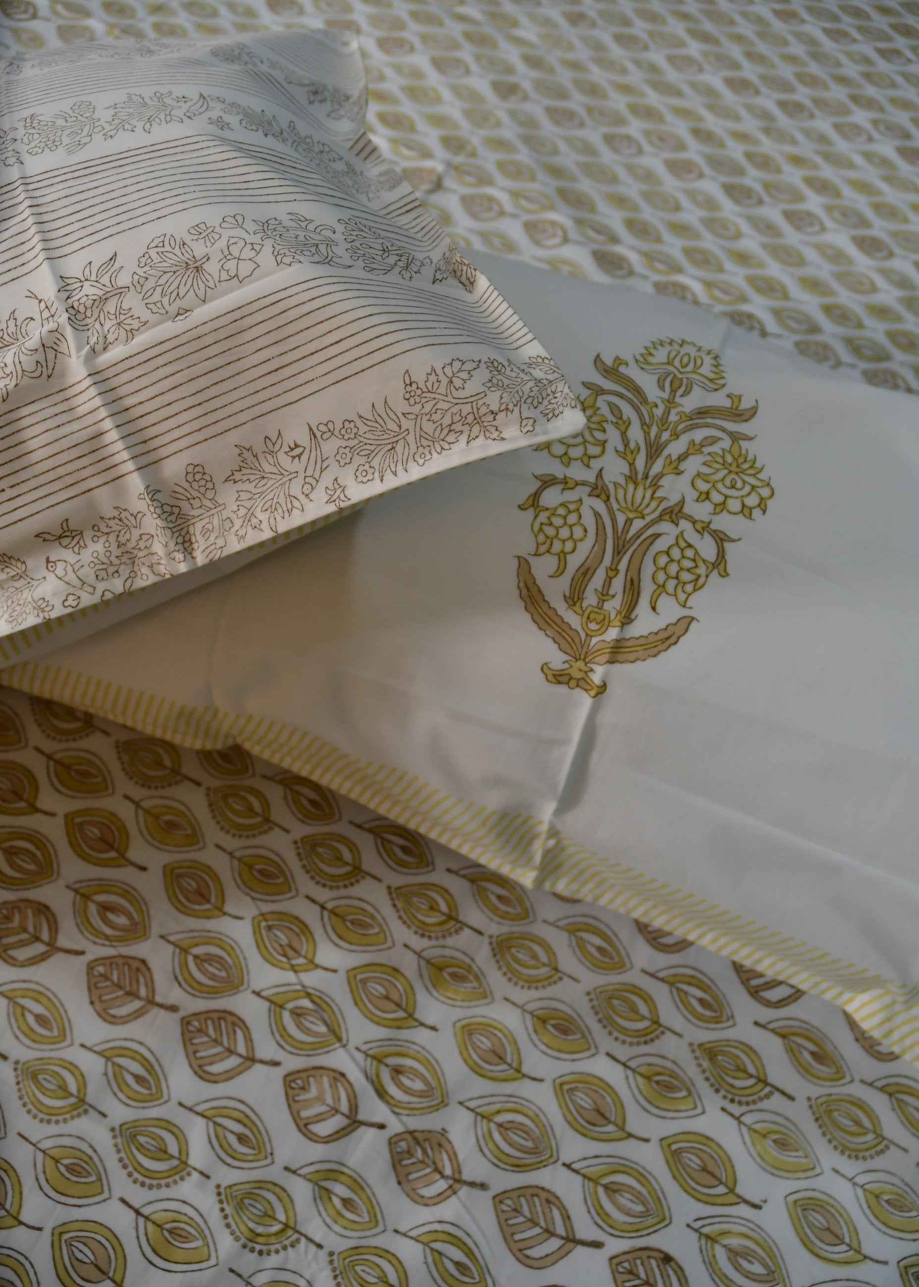 Yellow Leaf Bedsheet : Sunny Autumn Escape