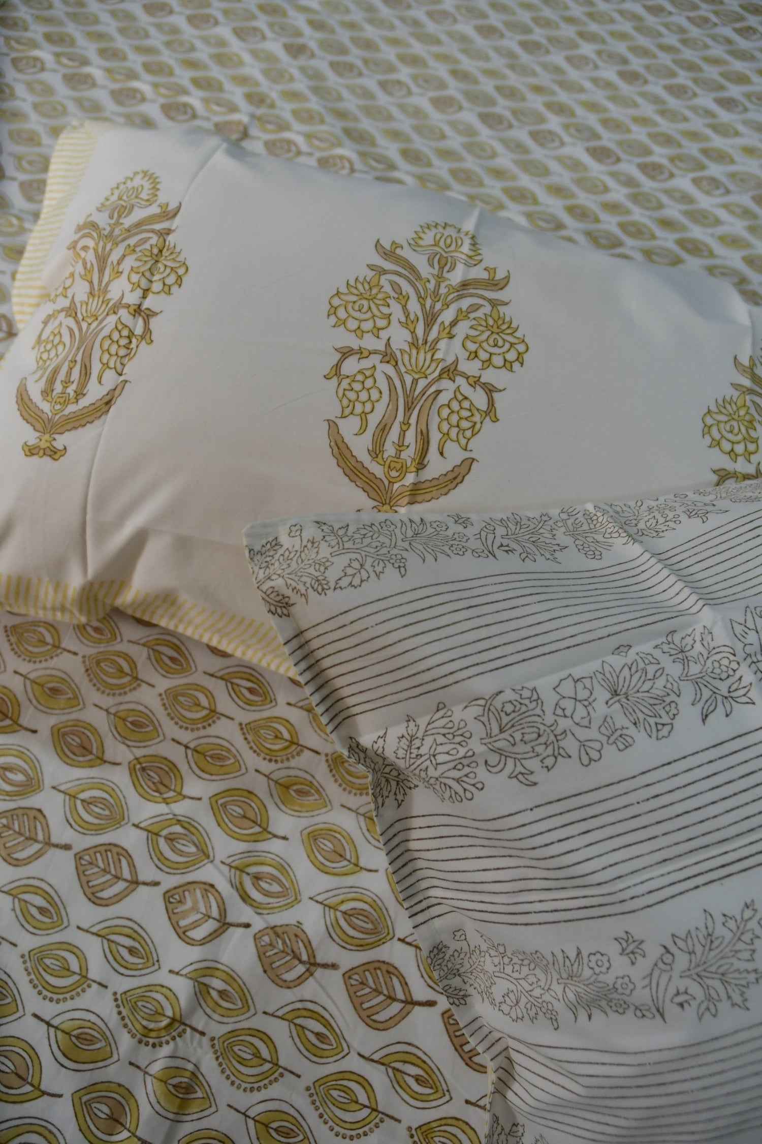 Yellow Leaf Bedsheet : Sunny Autumn Escape