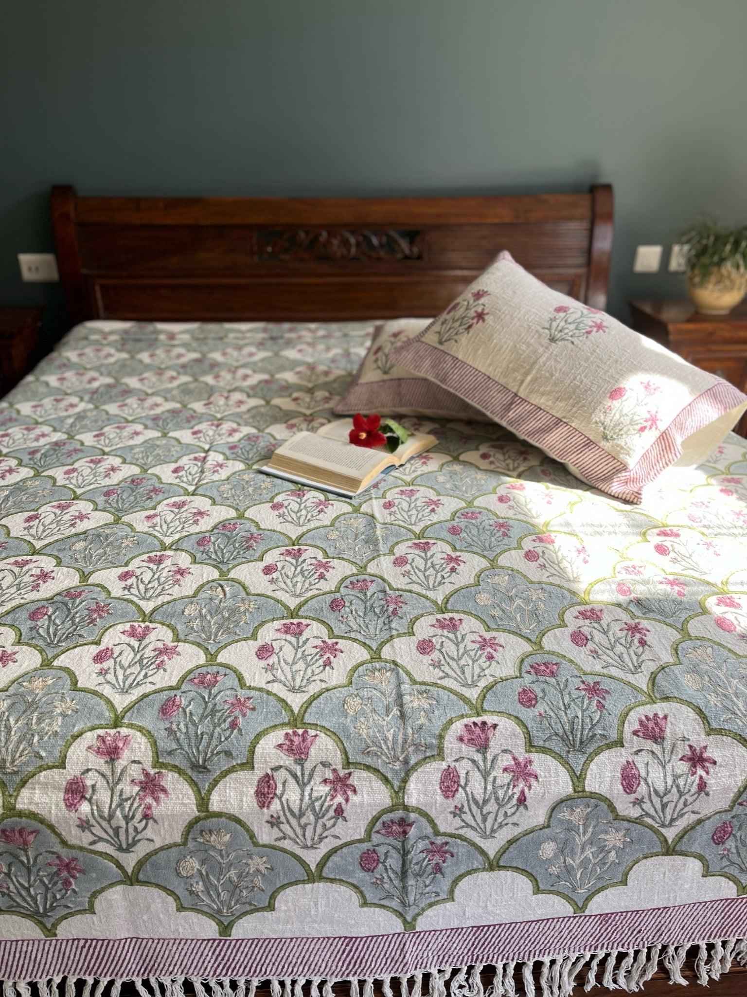 Pink Lily Jharokha Handloom bedcover : Jaipur Elegance
