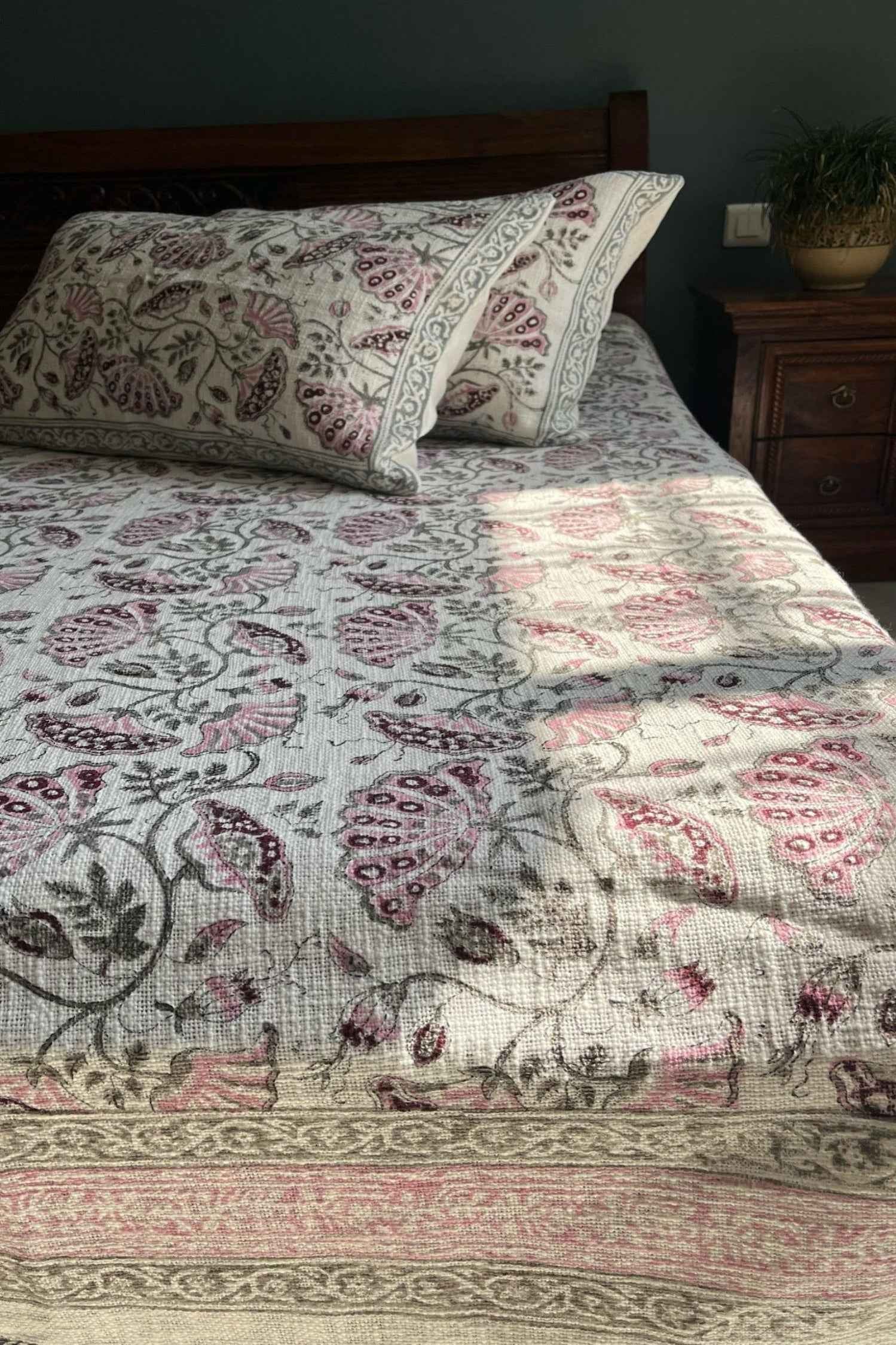 Gulmohar Baag Handloom Bedcover