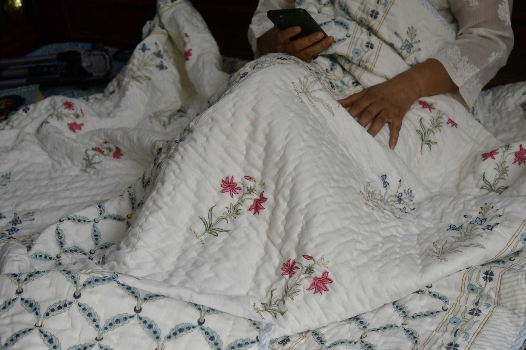 Blankets, Quilts, and Jaipuri Razai Online - Handcrafted Comfort - Fabamber Pvt. Ltd