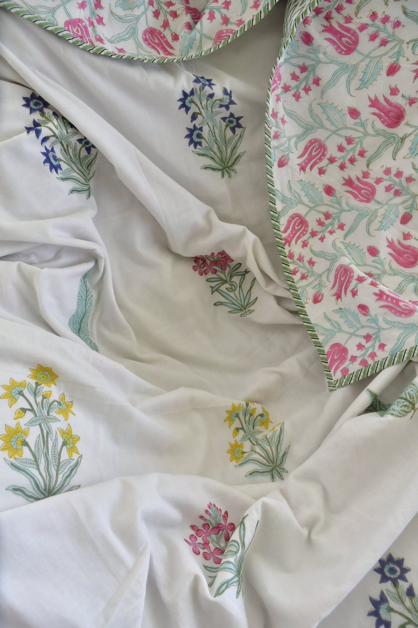 Handcrafted Jaipuri Dohar Quilts - Soft, Cozy & Stylish Bedding - Fabamber Pvt. Ltd