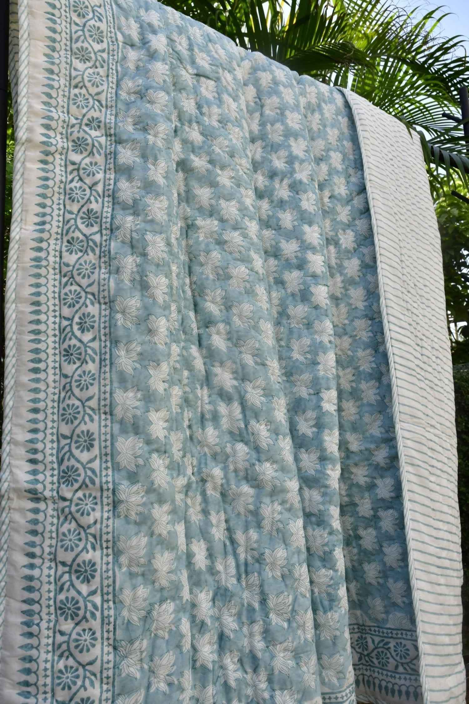 Blue Lotus Quilt : Premium Handblock Comfort