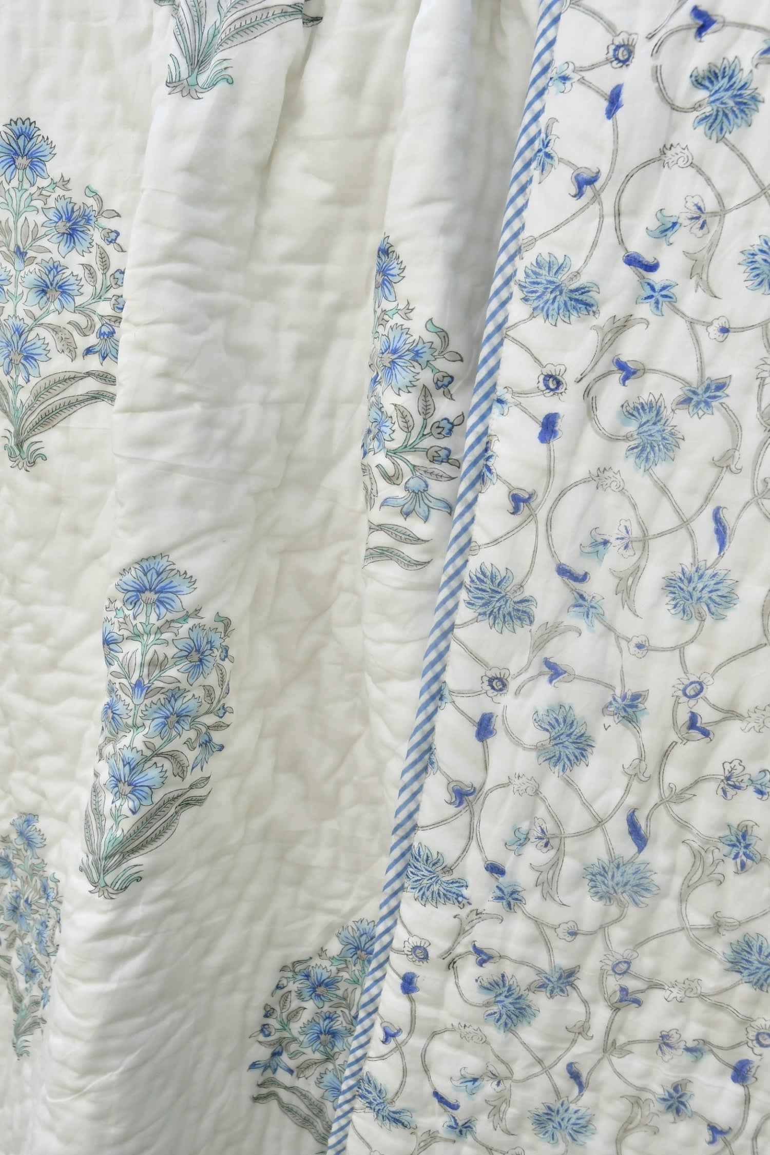 Aasmaani Buta Jaal Handblock Jaipuri Quilt